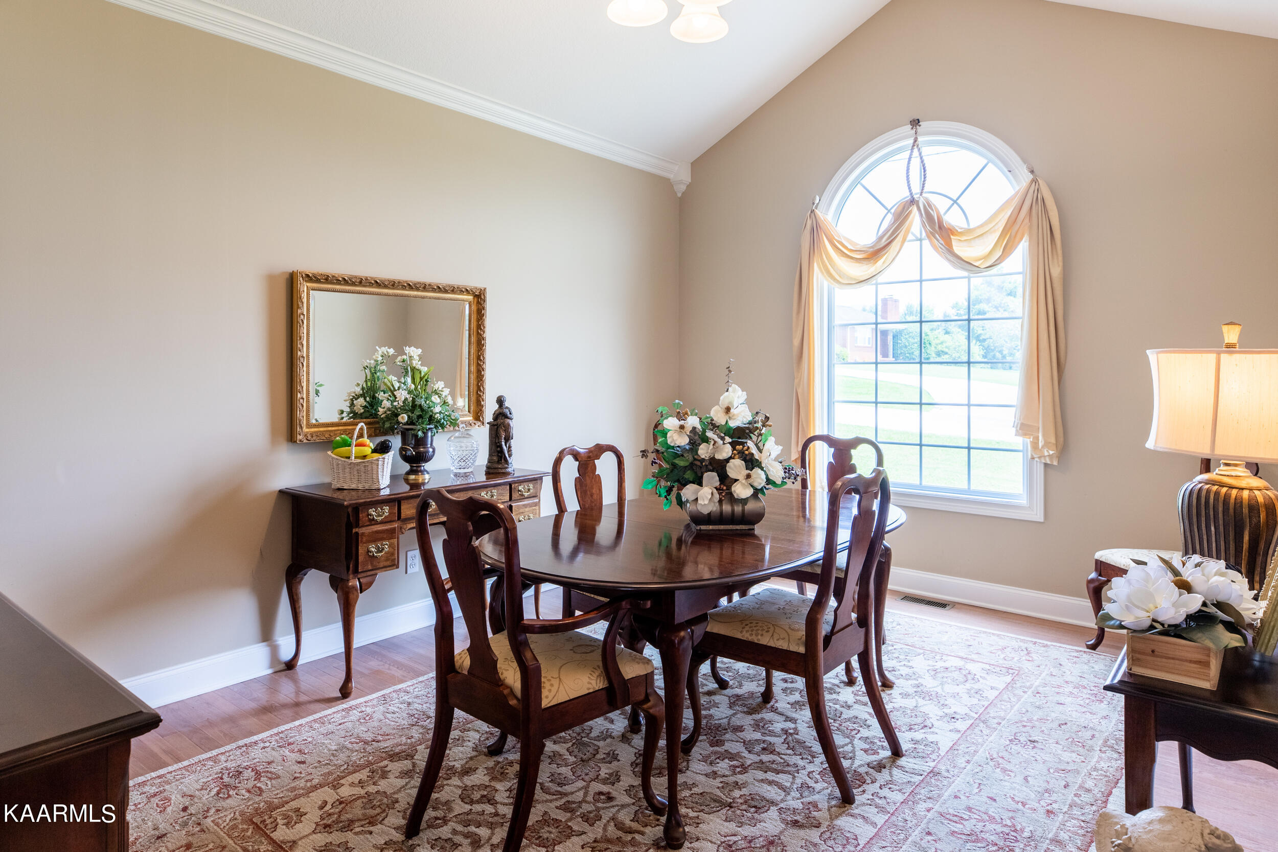 111 Colonial Heights, LaFollette