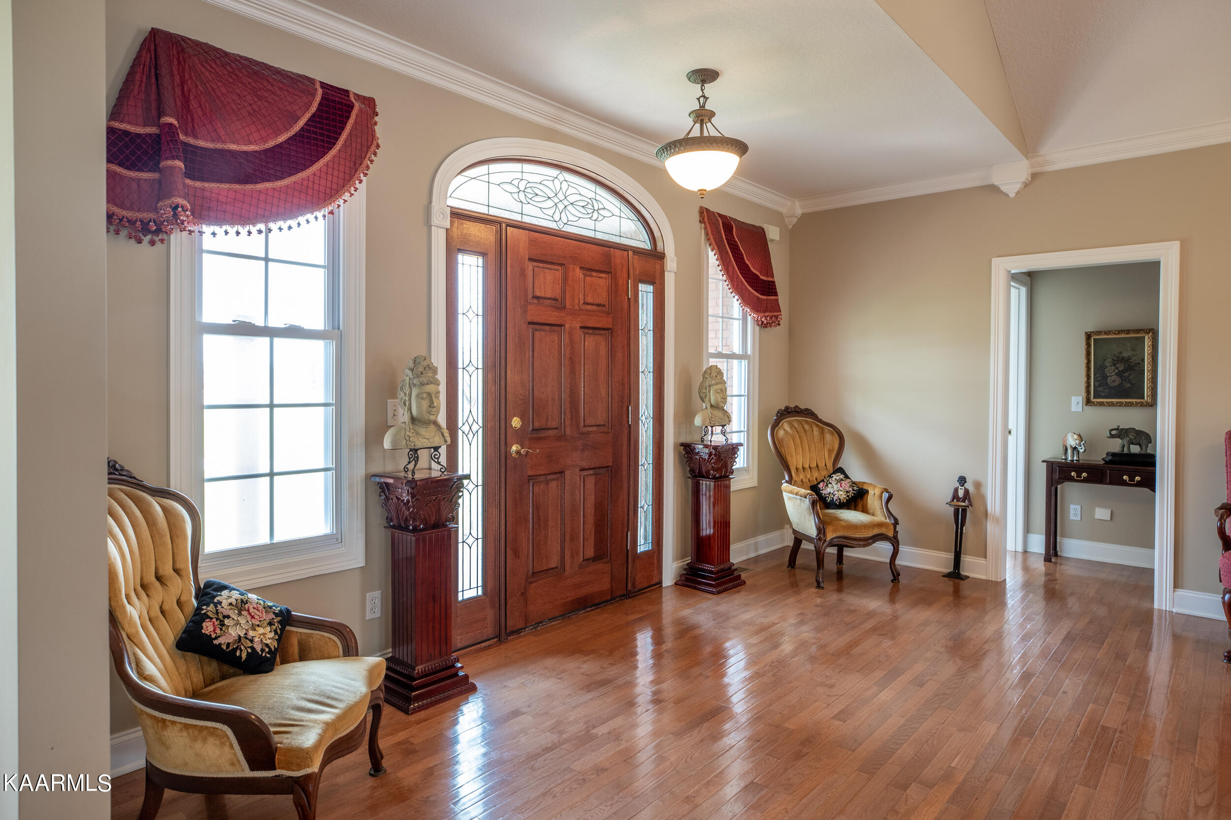 111 Colonial Heights, LaFollette