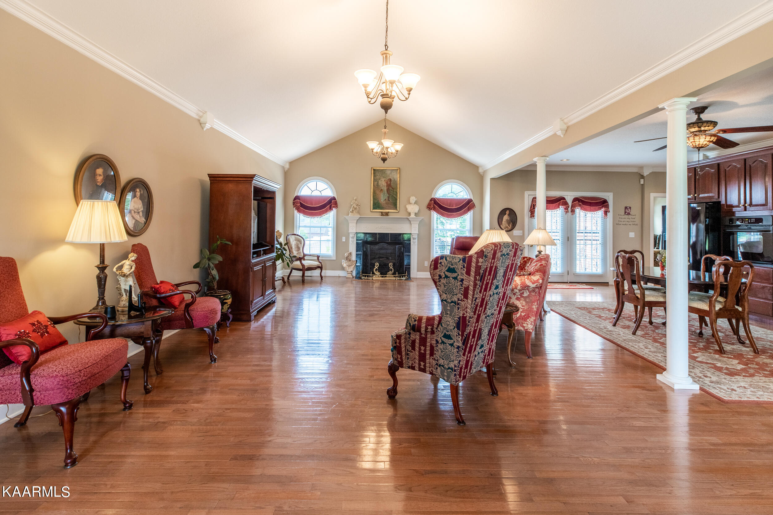 111 Colonial Heights, LaFollette