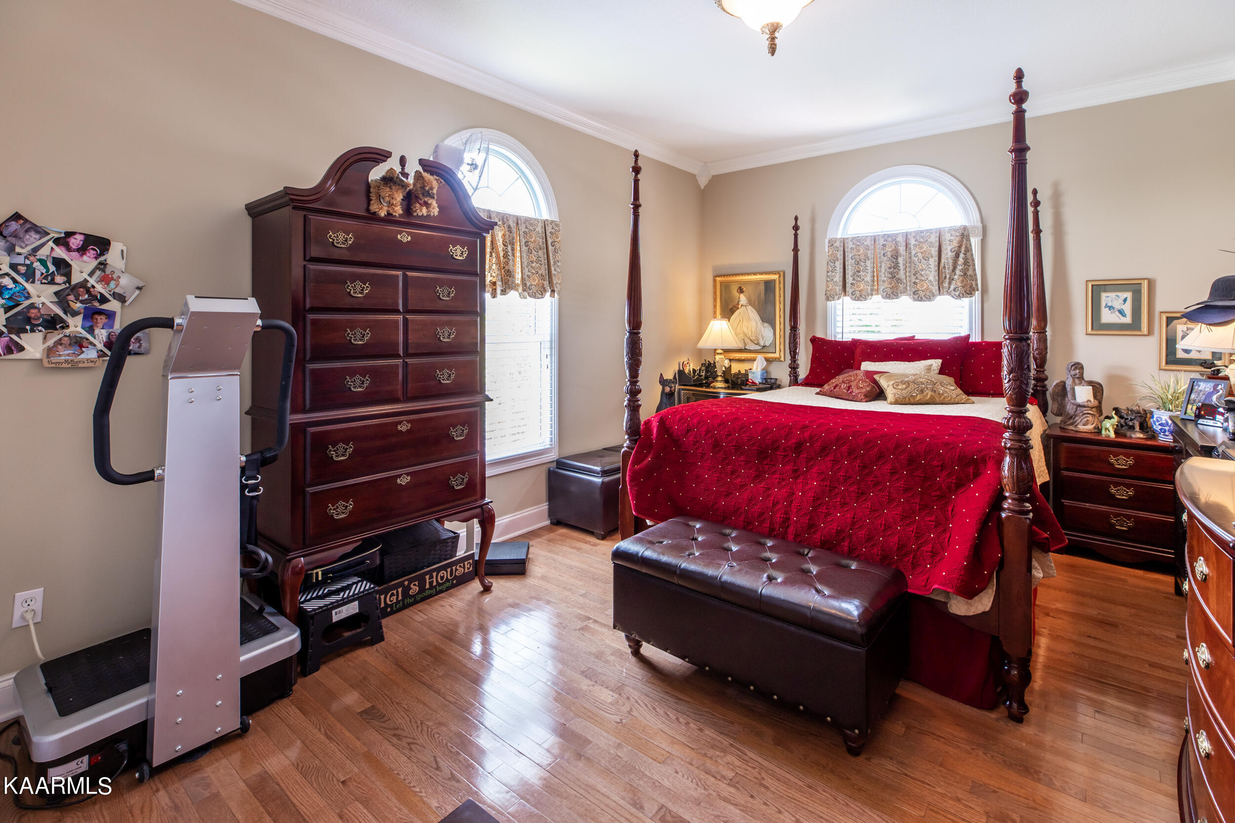 111 Colonial Heights, LaFollette