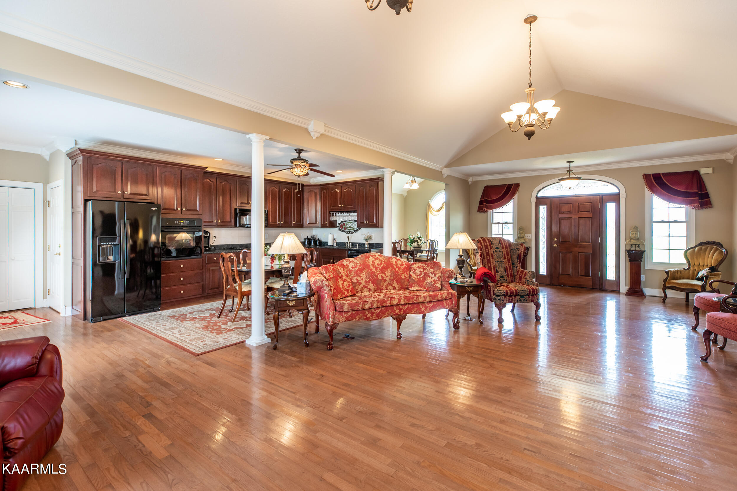 111 Colonial Heights, LaFollette