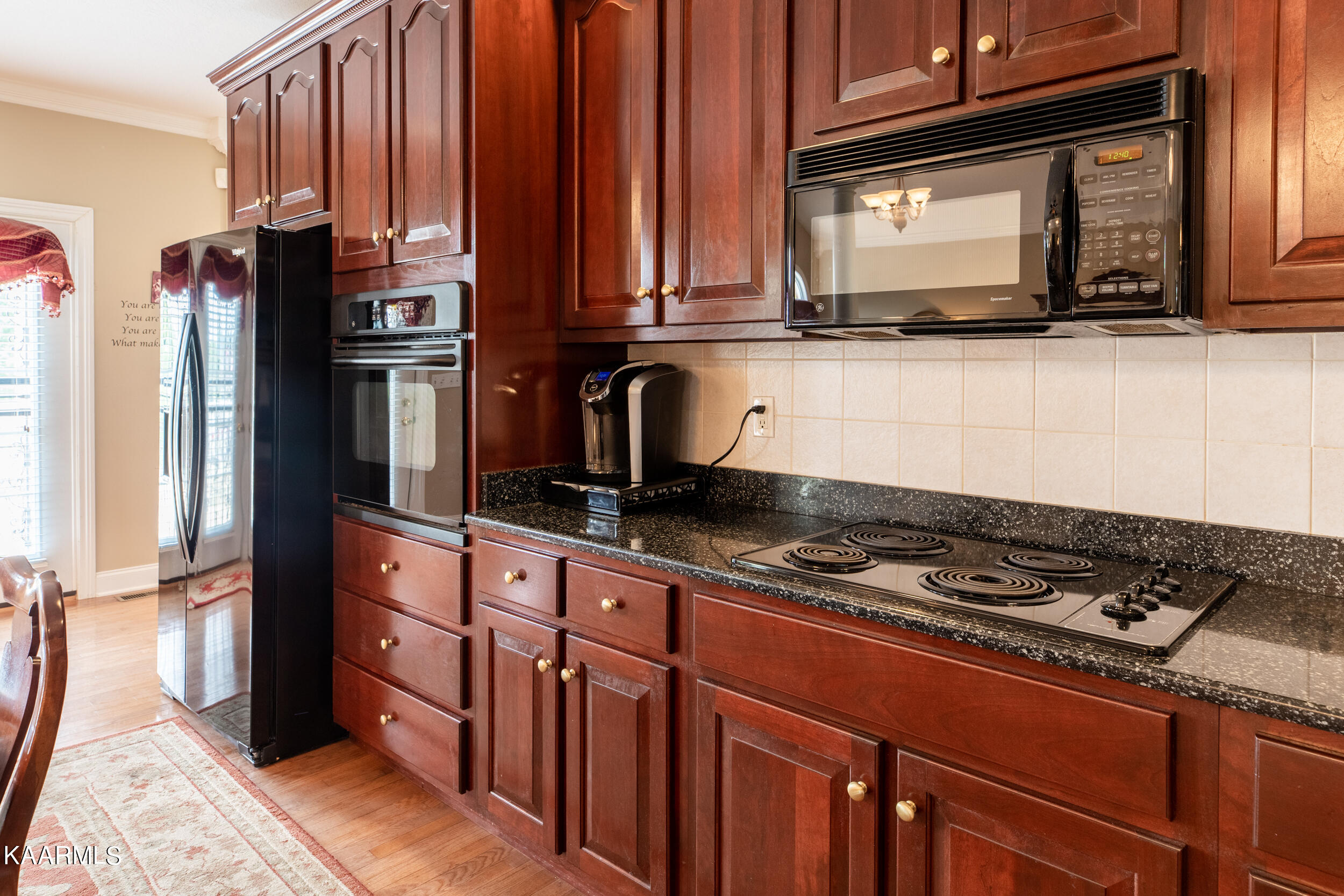 111 Colonial Heights, LaFollette