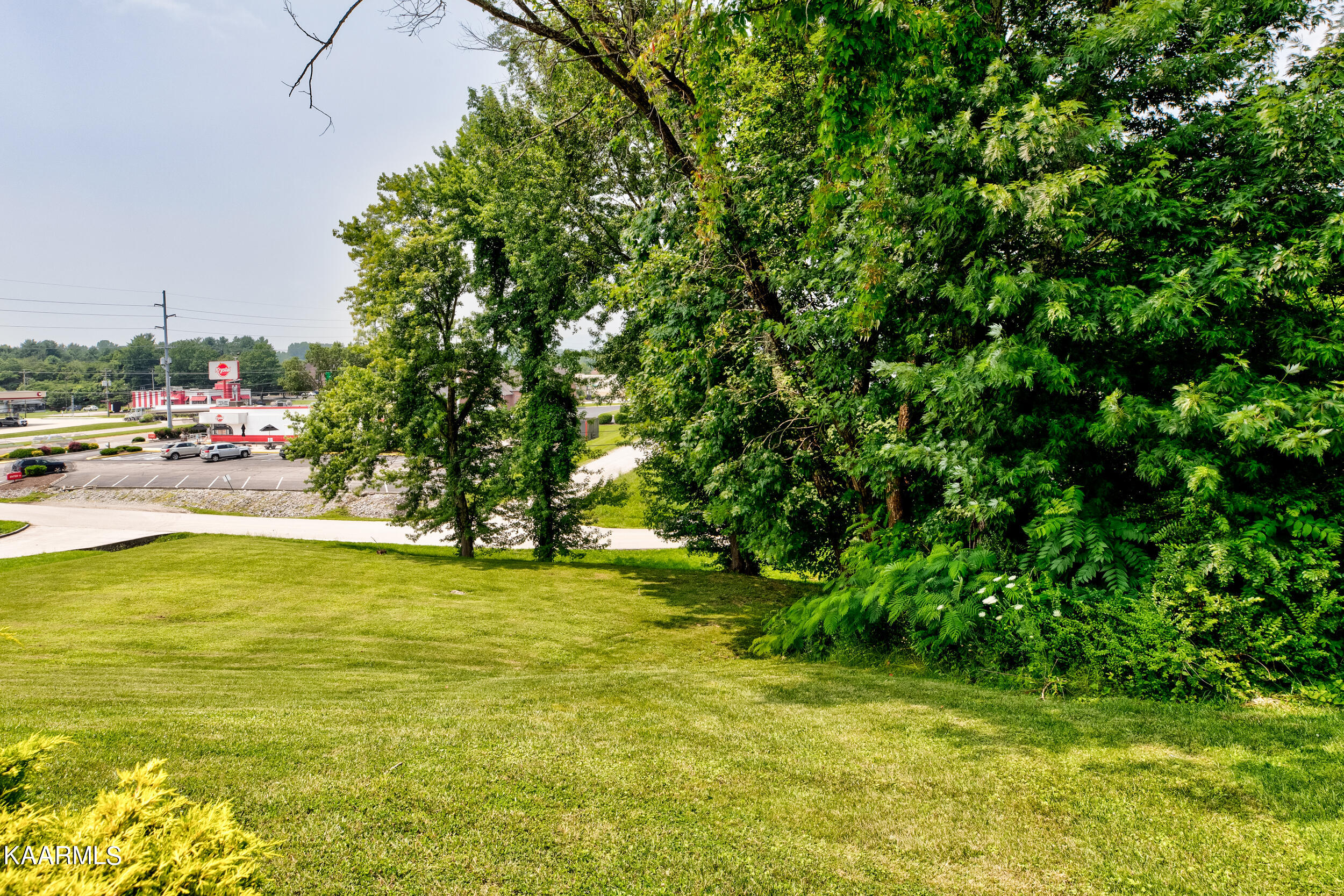 111 Colonial Heights, LaFollette