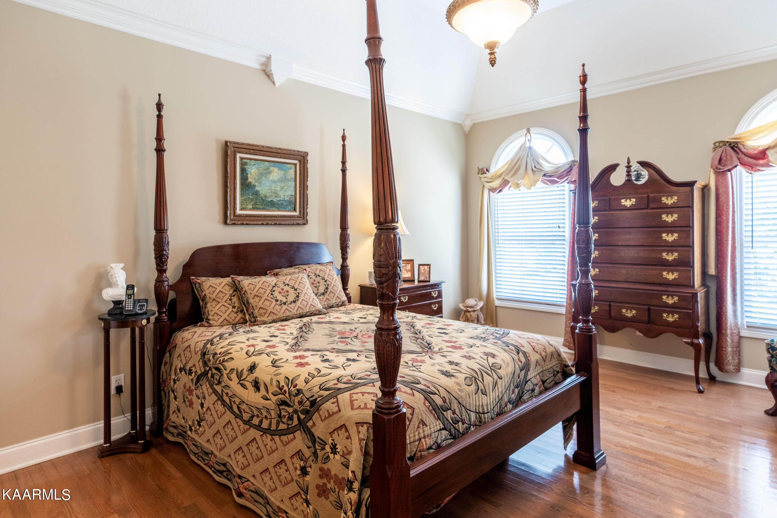 111 Colonial Heights, LaFollette