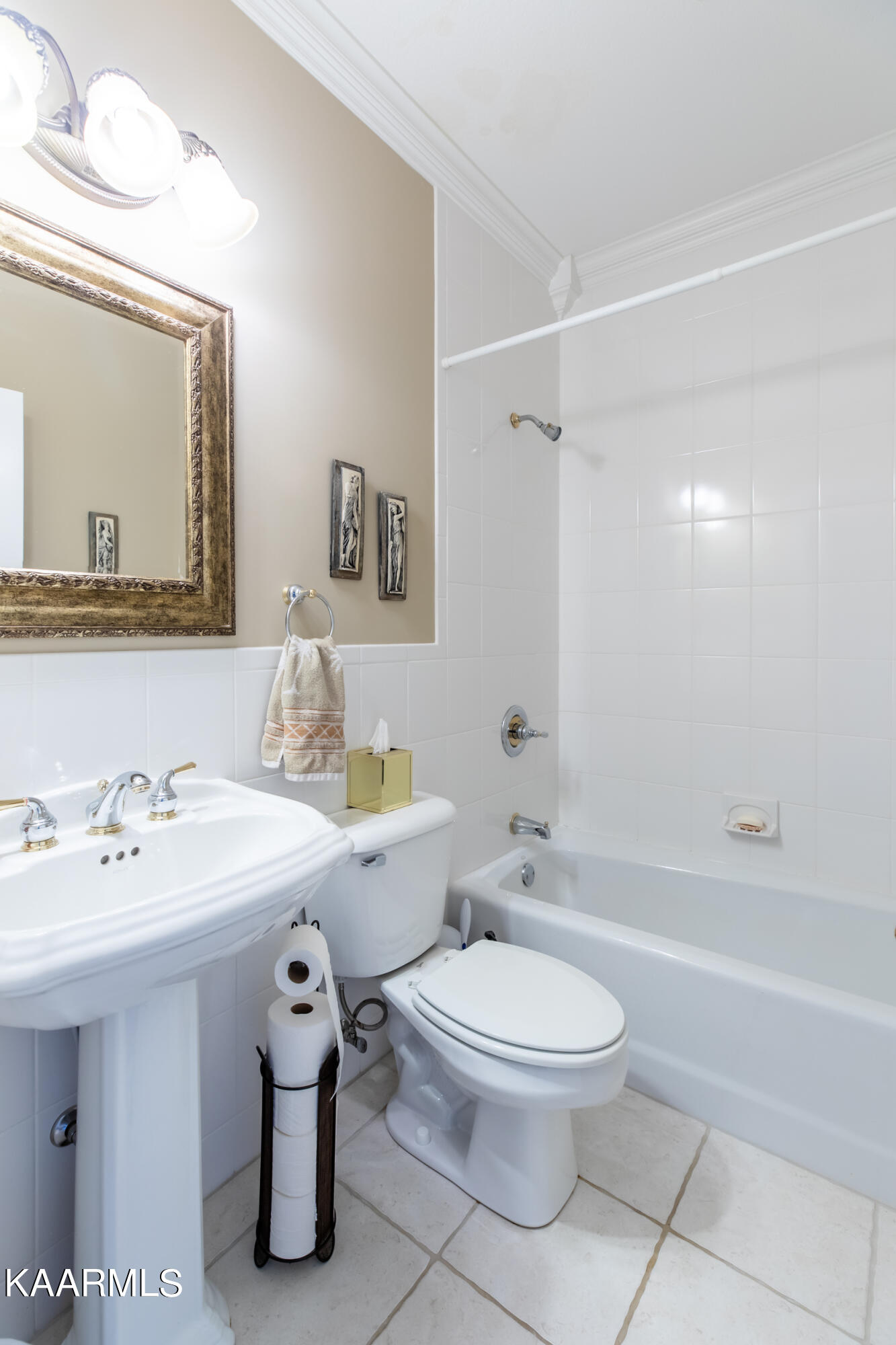 111 Colonial Heights, LaFollette