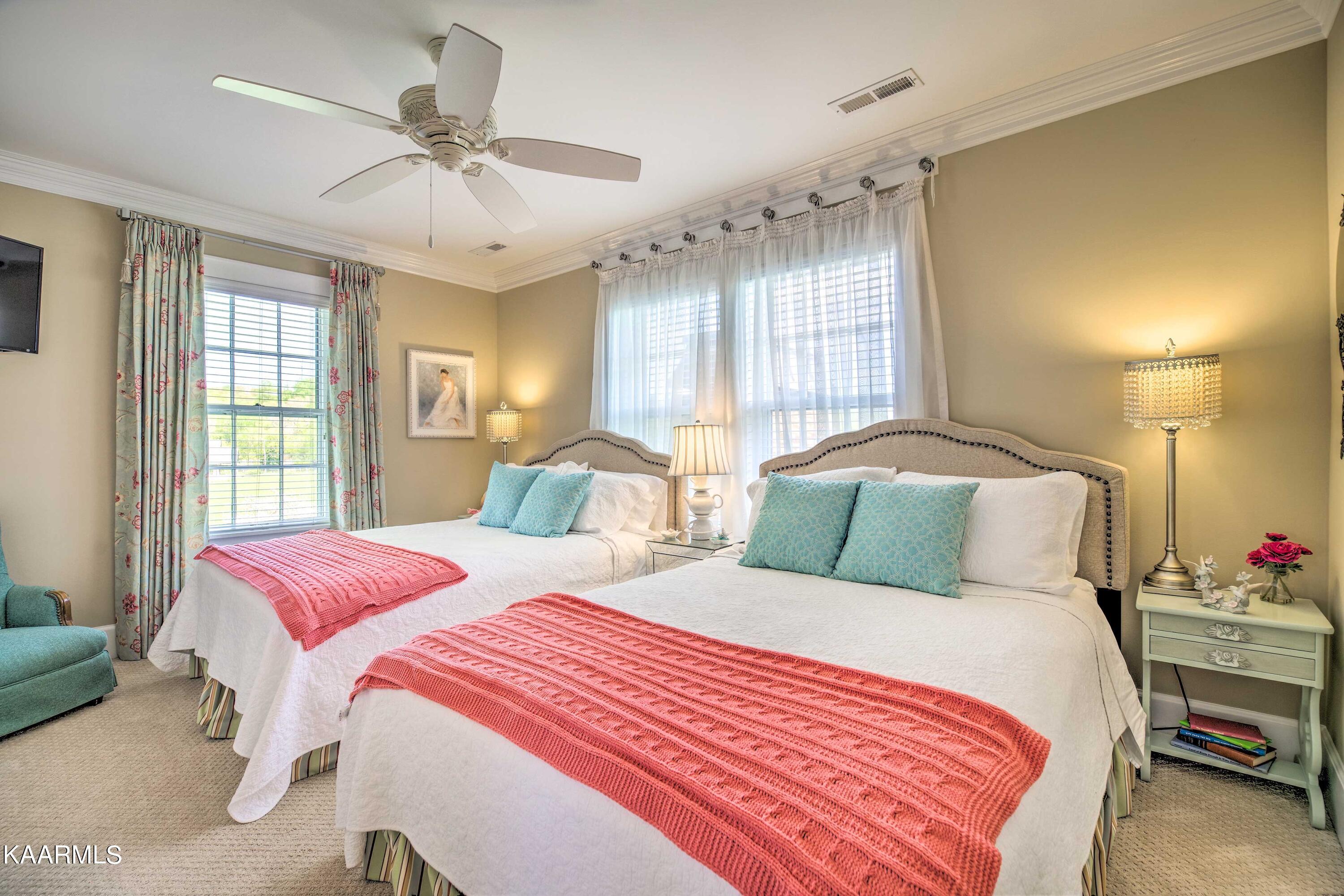 1120 E Elm St, LaFollette