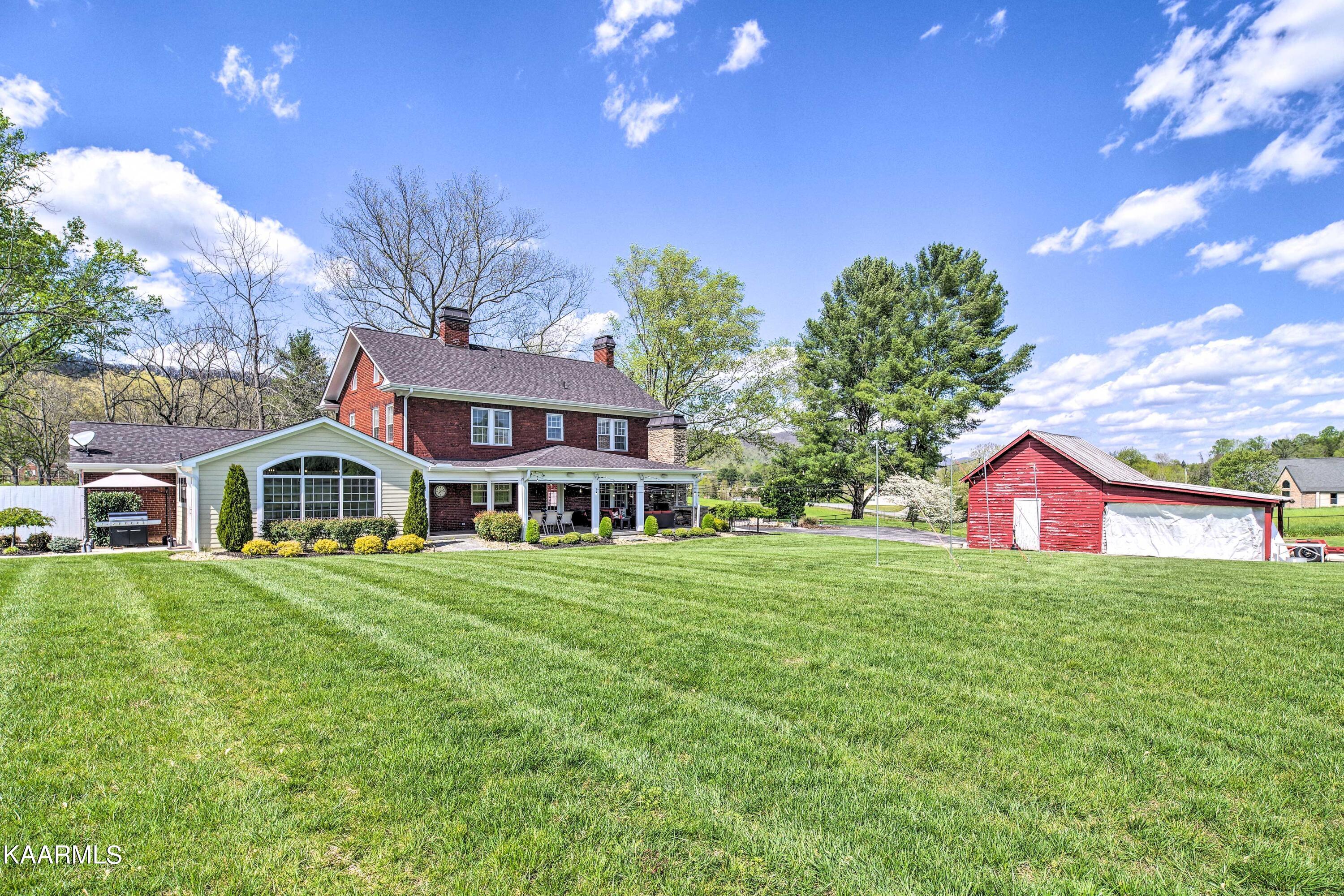 1120 E Elm St, LaFollette