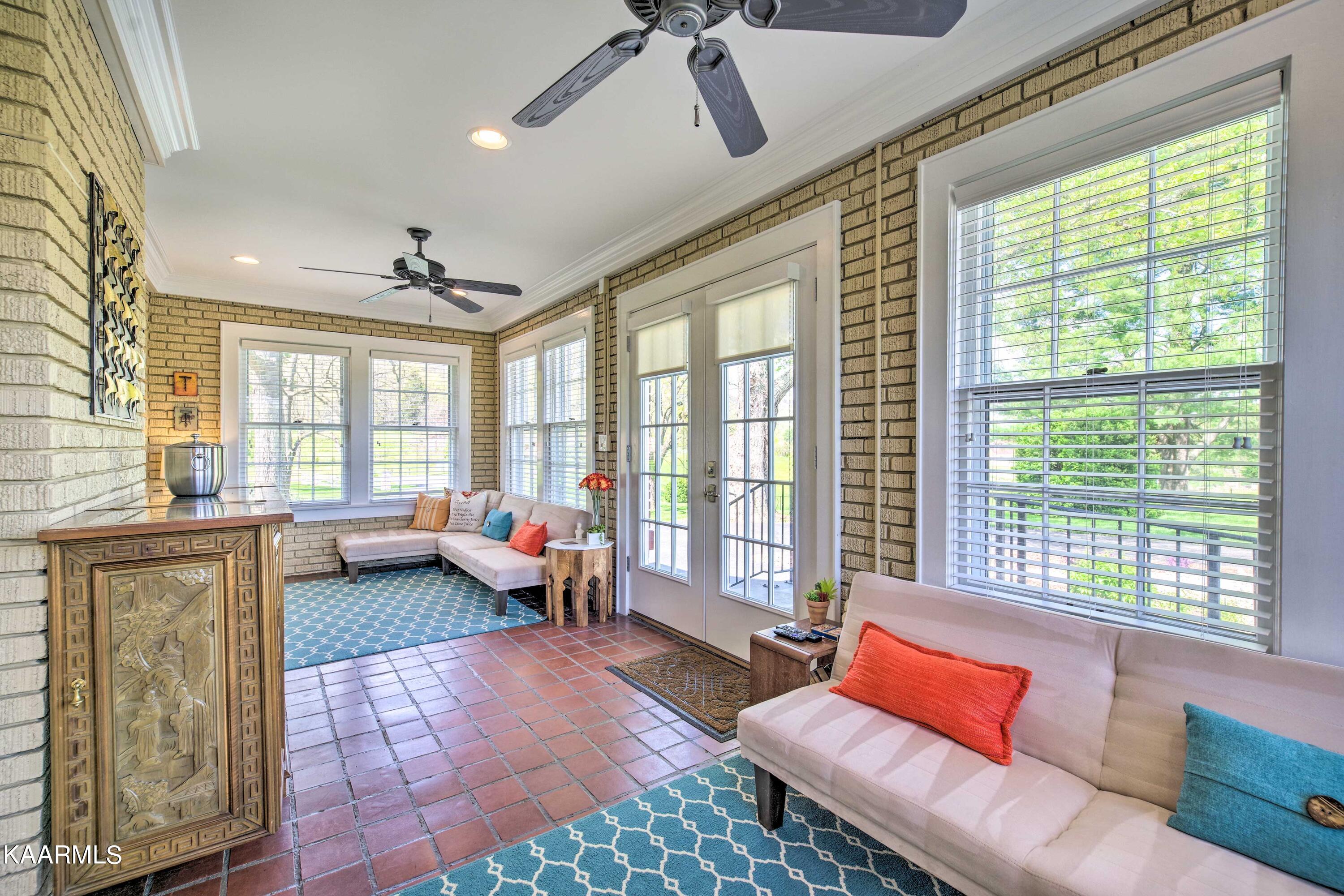 1120 E Elm St, LaFollette