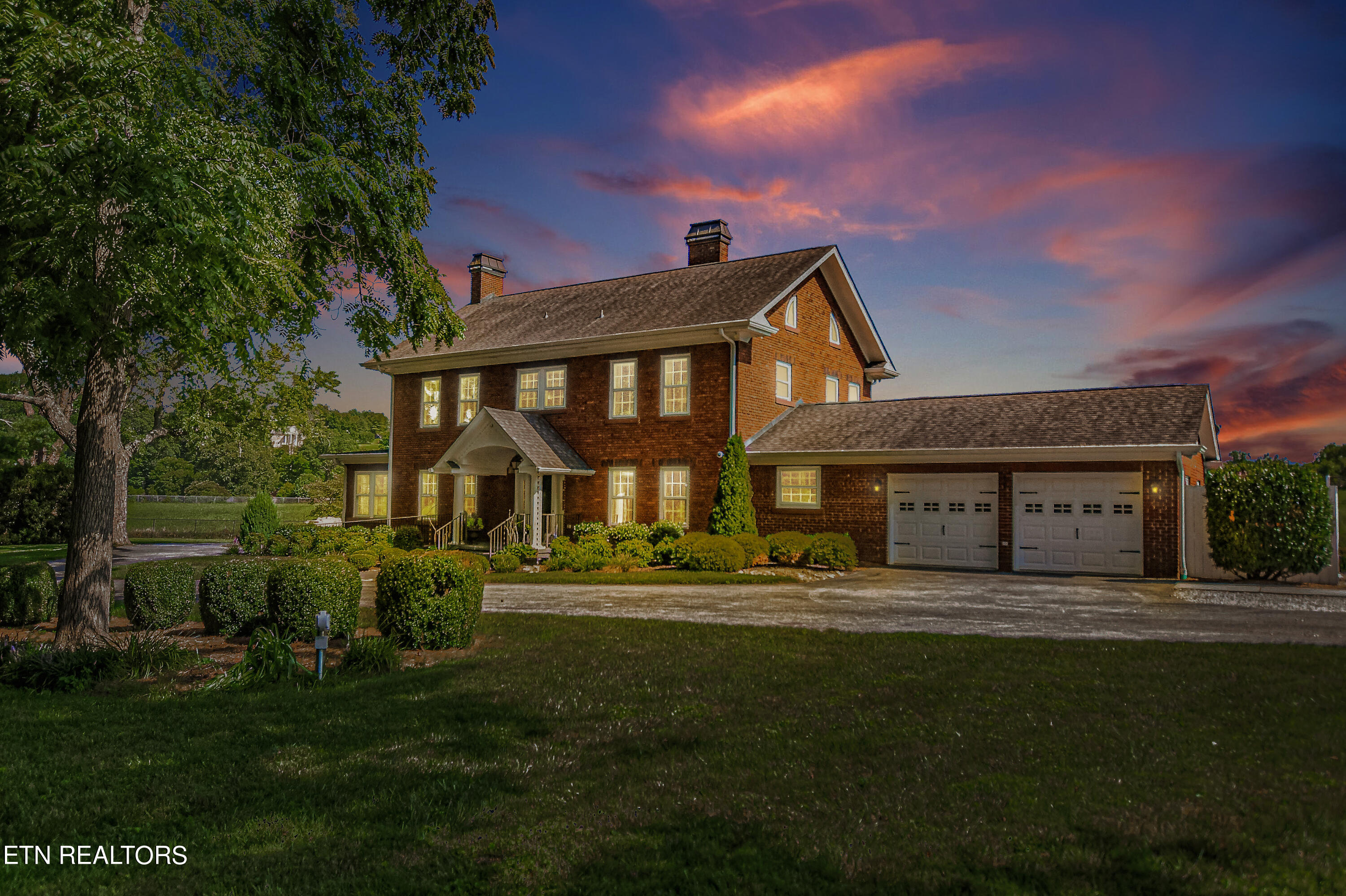 1120 E Elm St, LaFollette