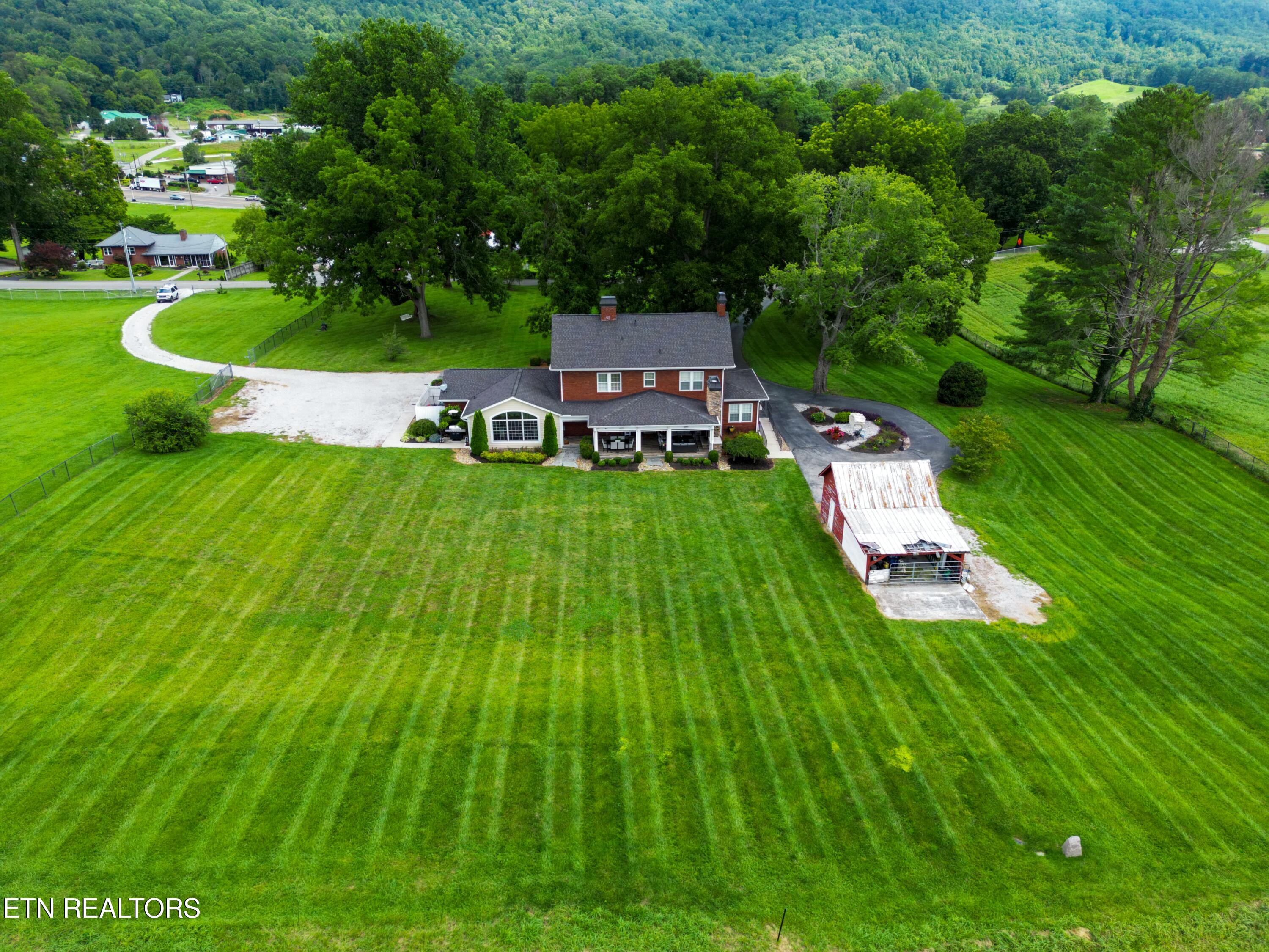 1120 E Elm St, LaFollette