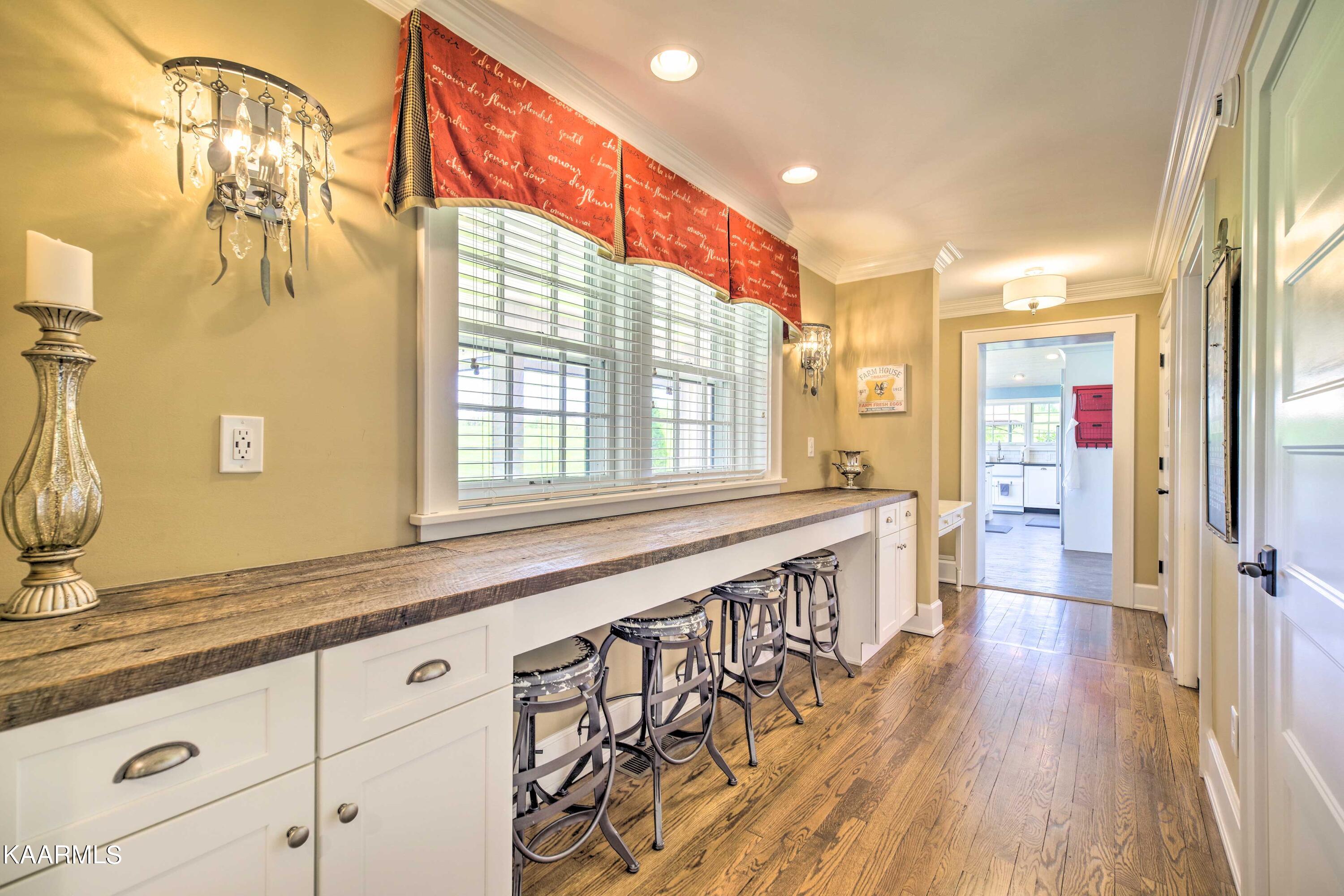 1120 E Elm St, LaFollette