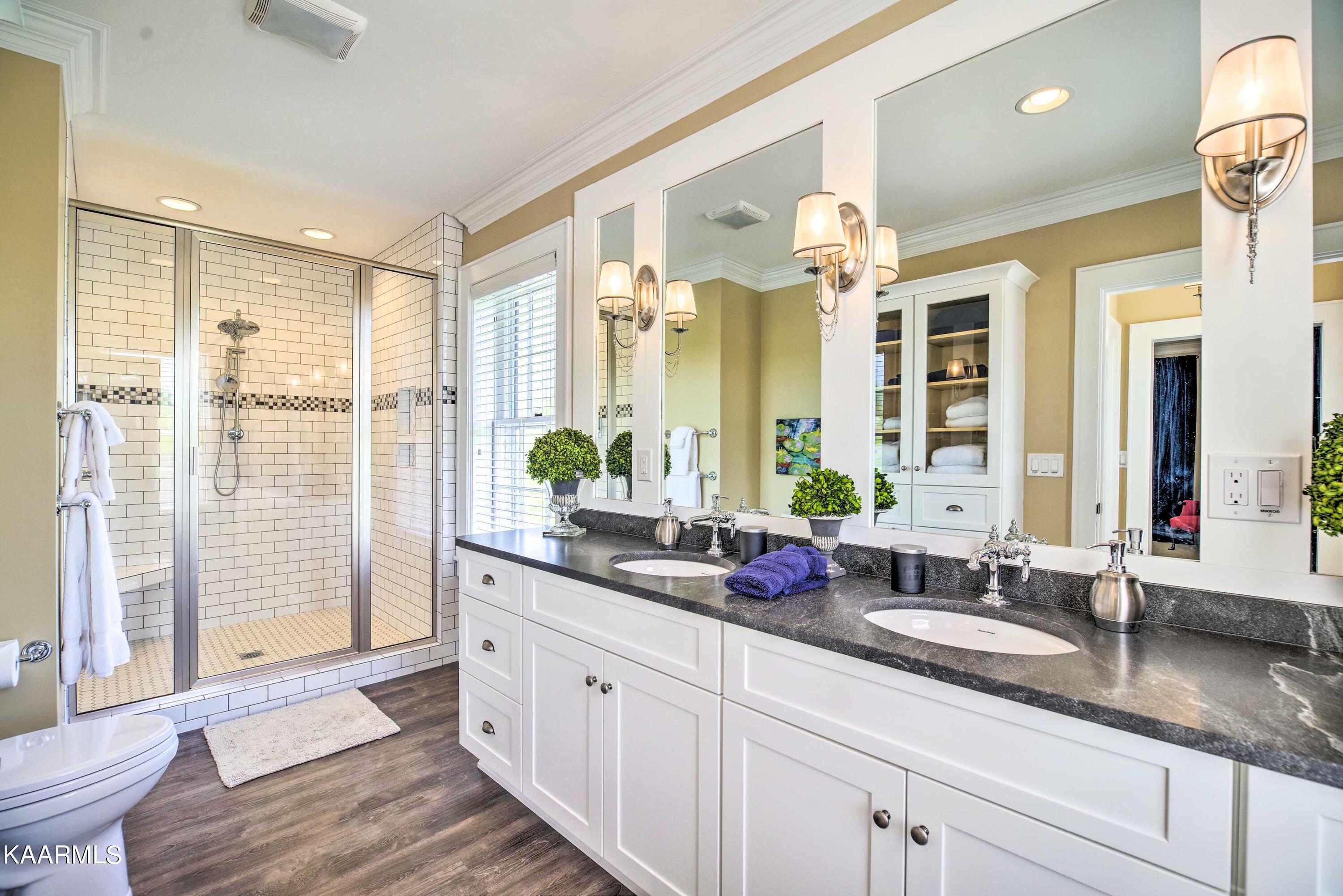 1120 E Elm St, LaFollette