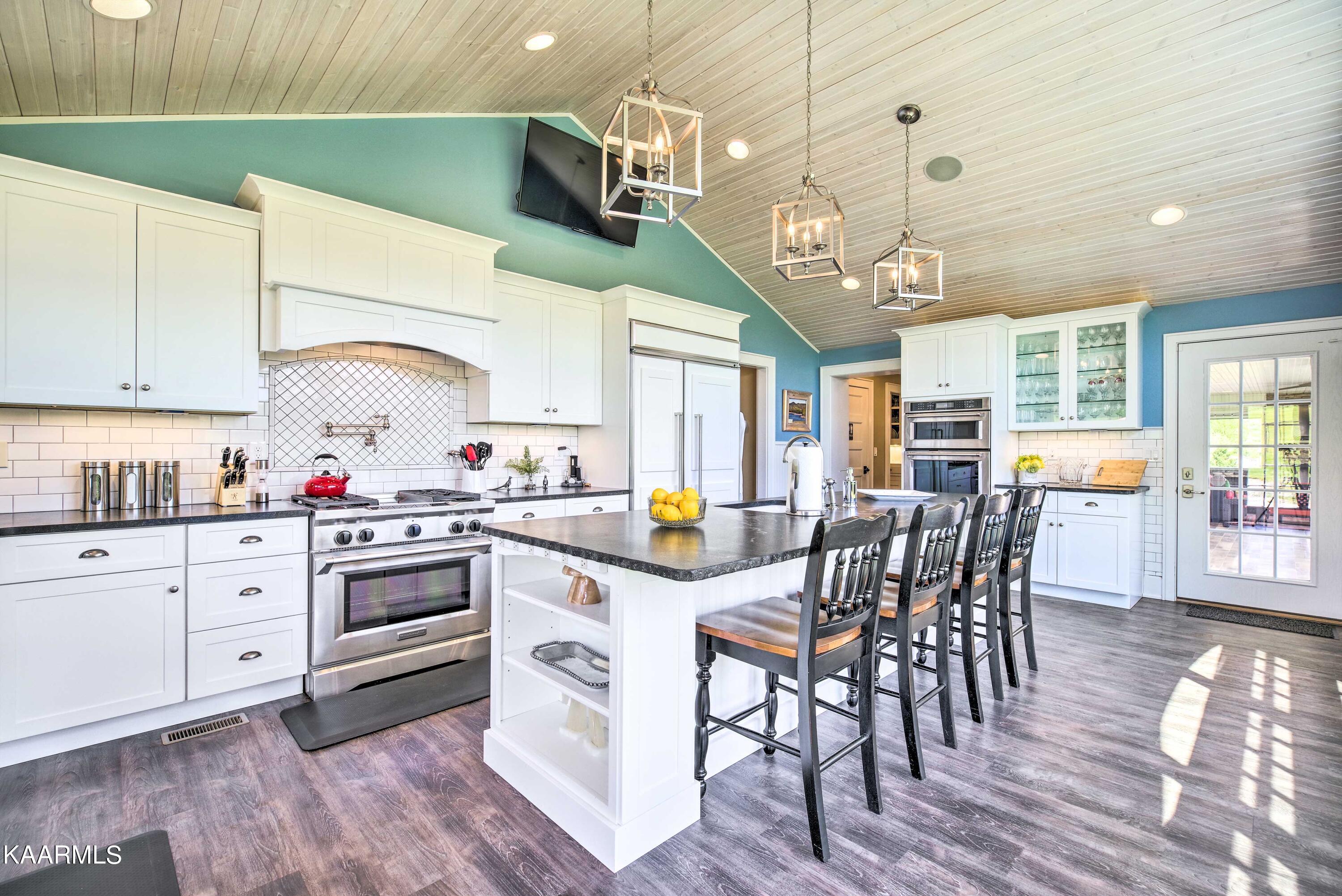 1120 E Elm St, LaFollette