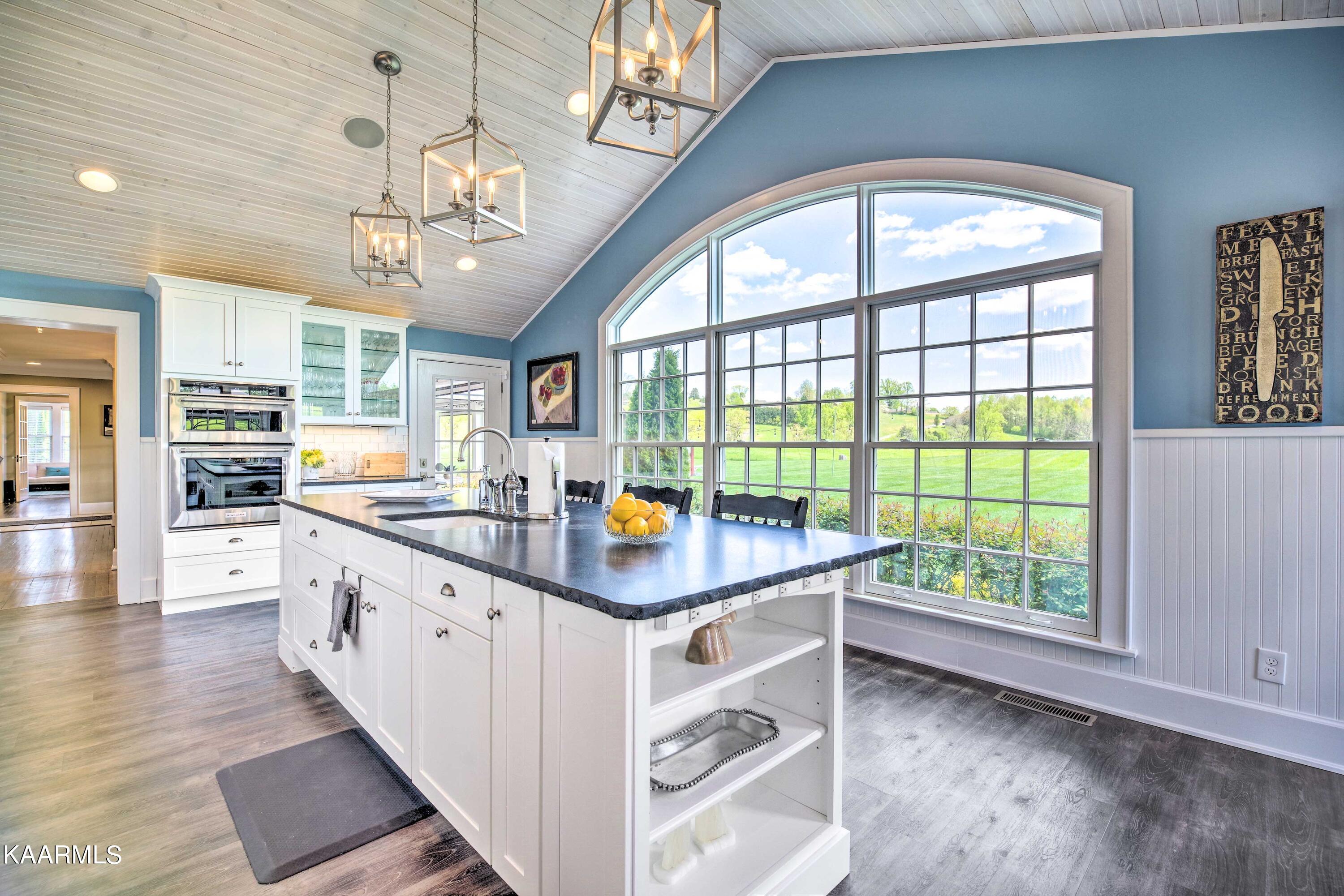 1120 E Elm St, LaFollette