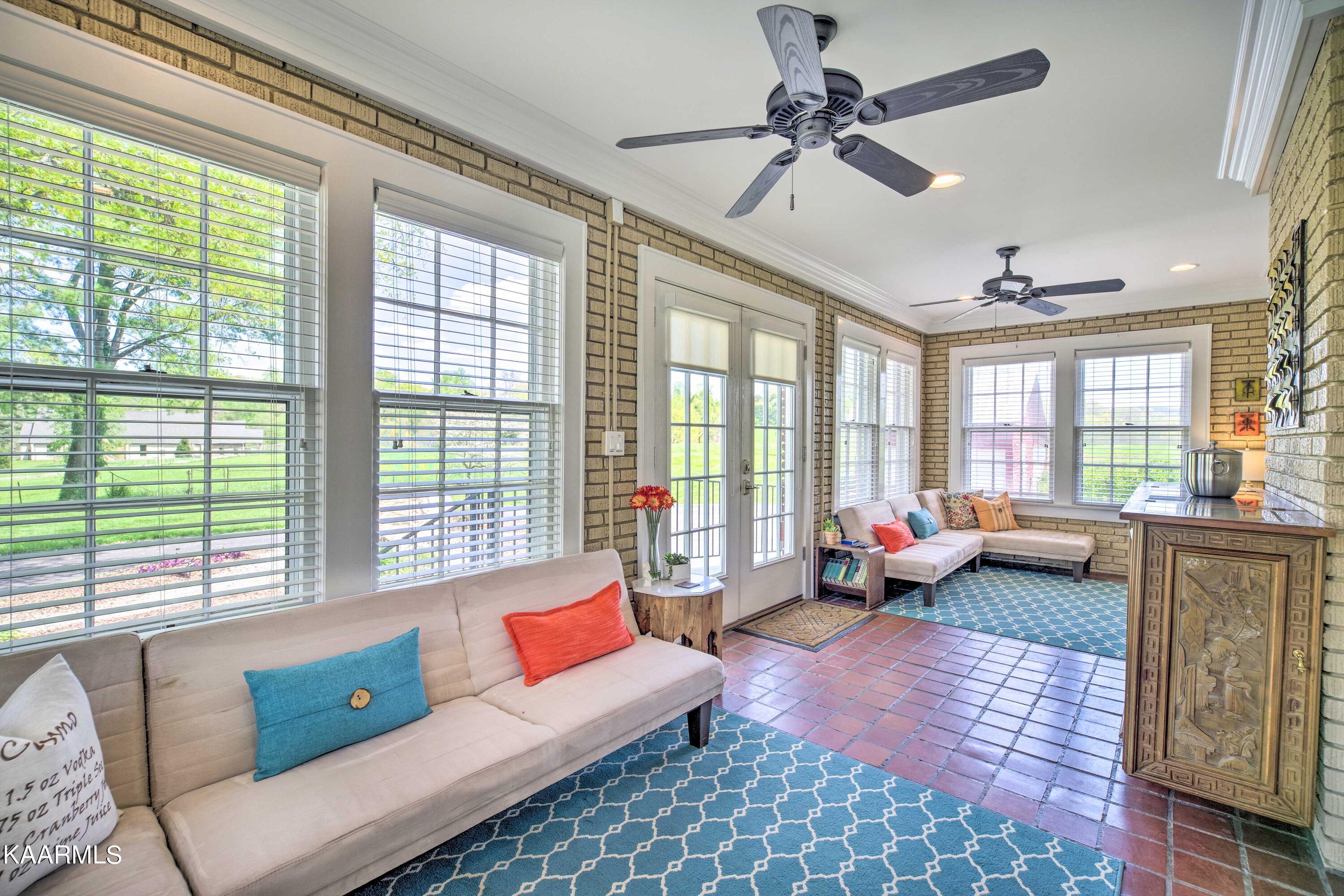 1120 E Elm St, LaFollette