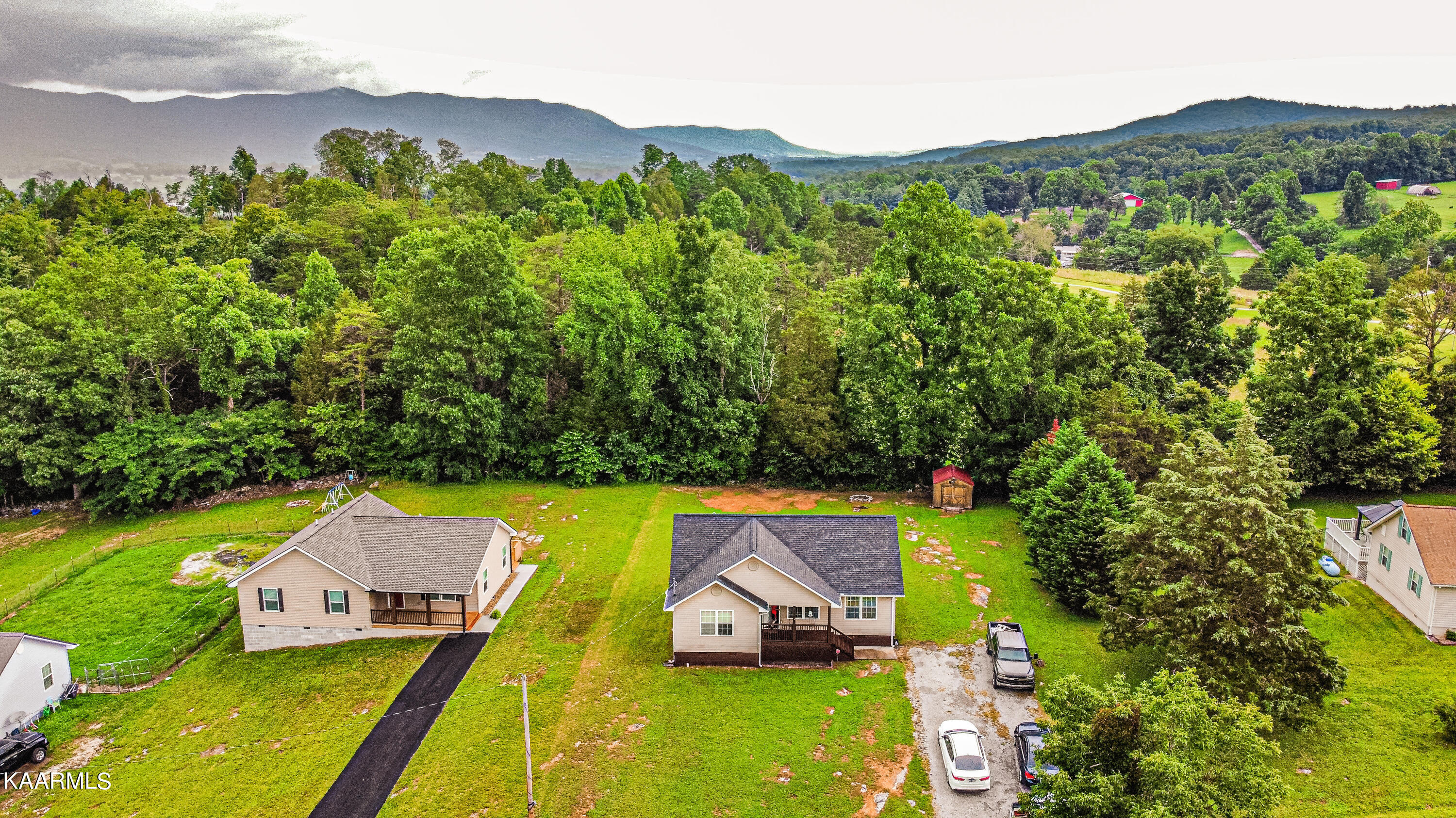 187 Sandy Circle, LaFollette