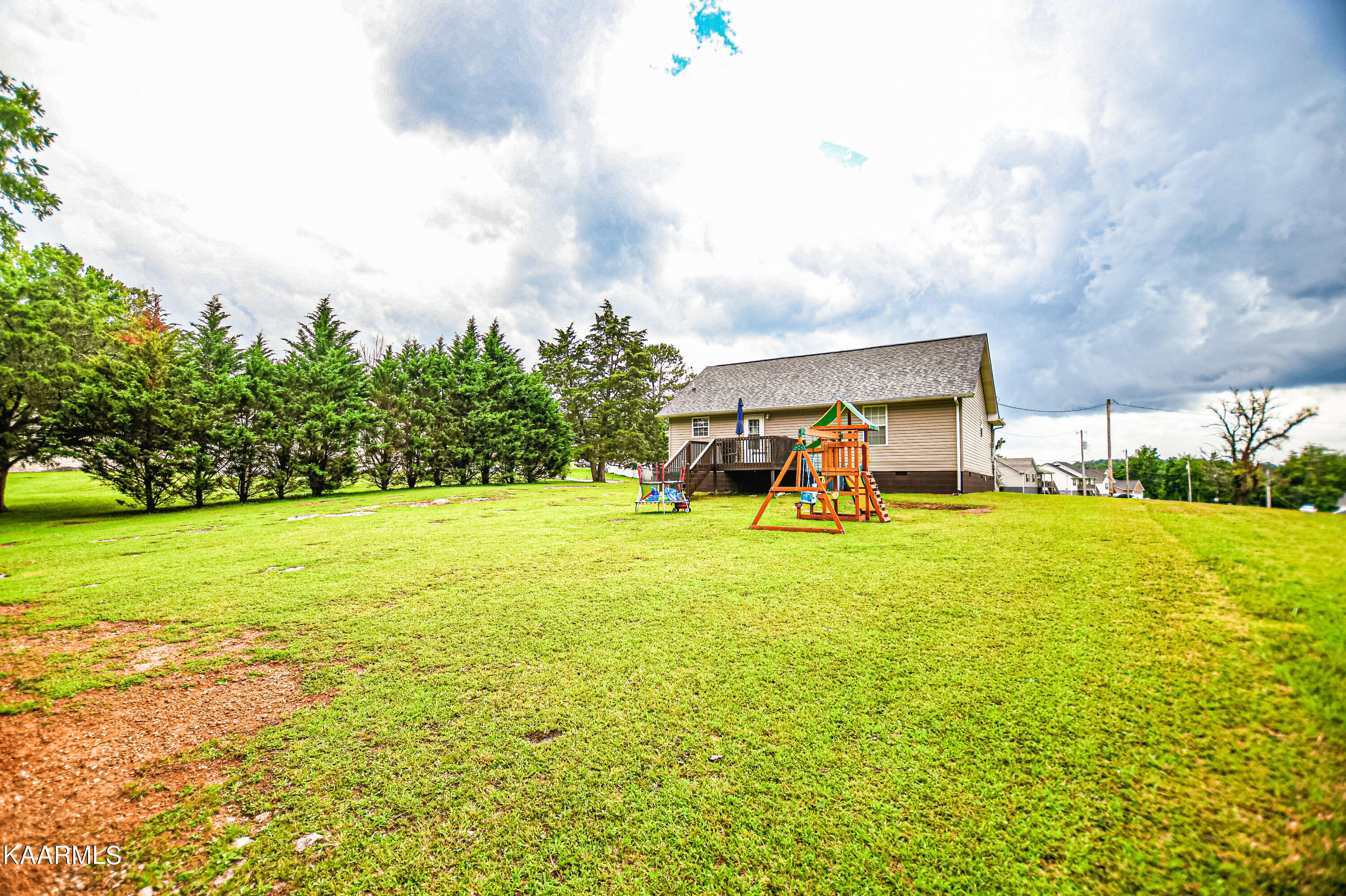 187 Sandy Circle, LaFollette