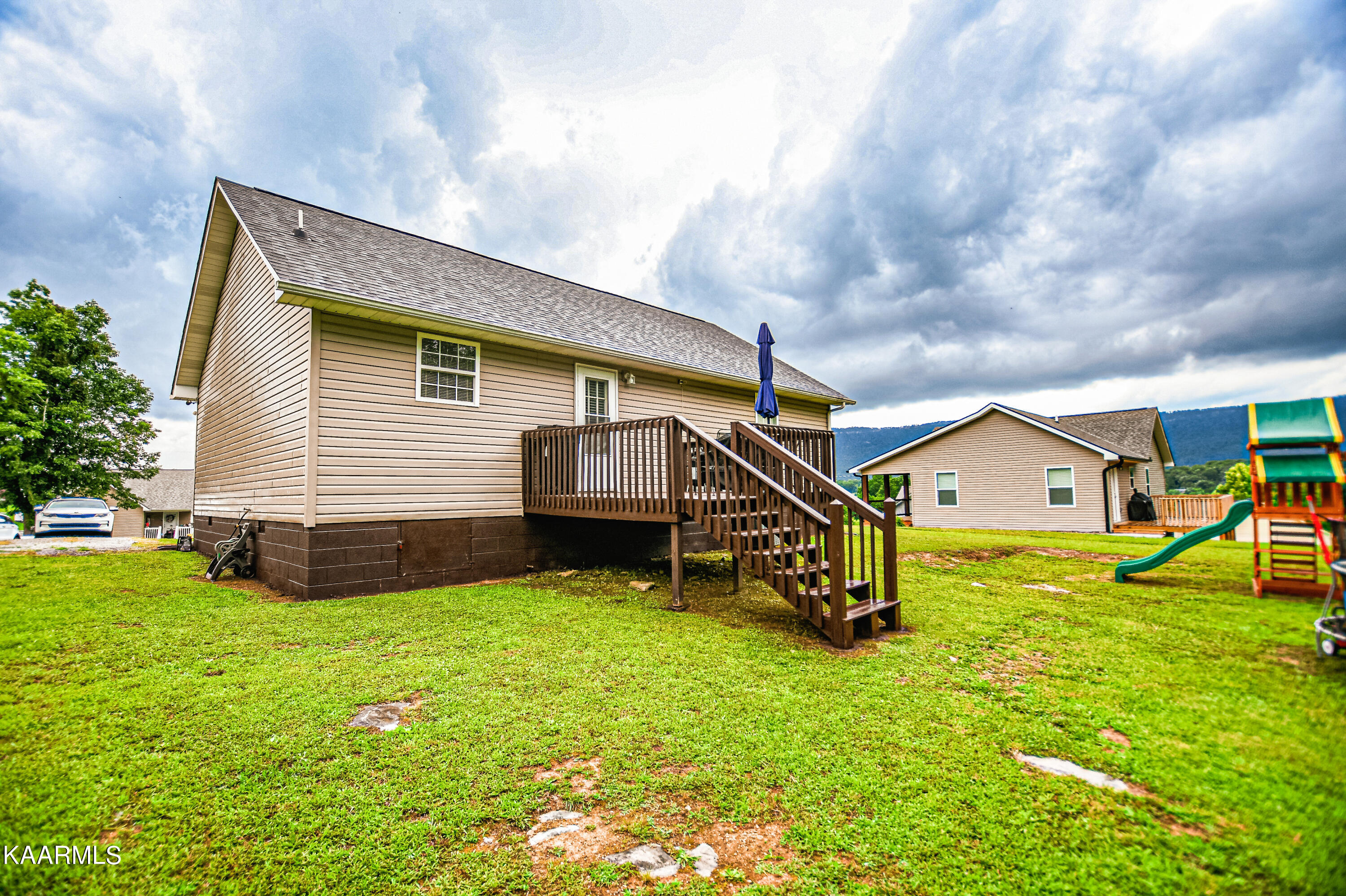 187 Sandy Circle, LaFollette