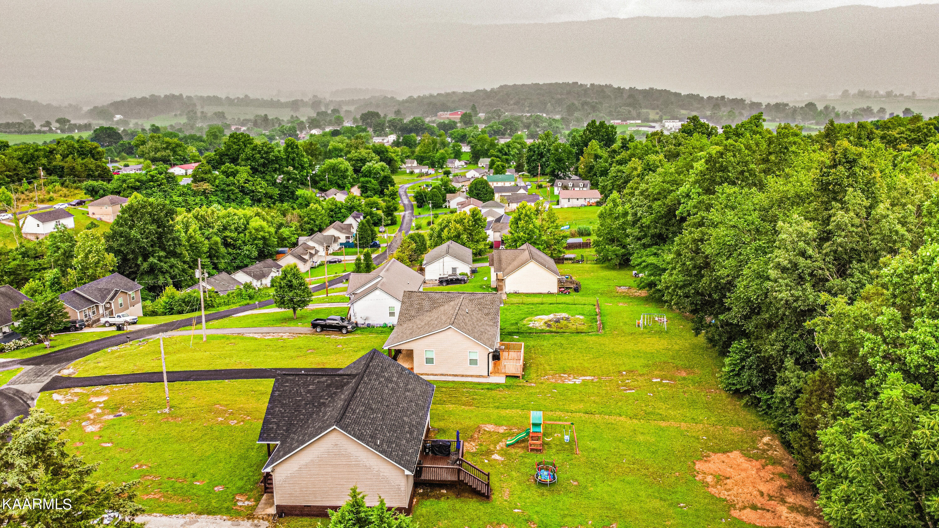 187 Sandy Circle, LaFollette