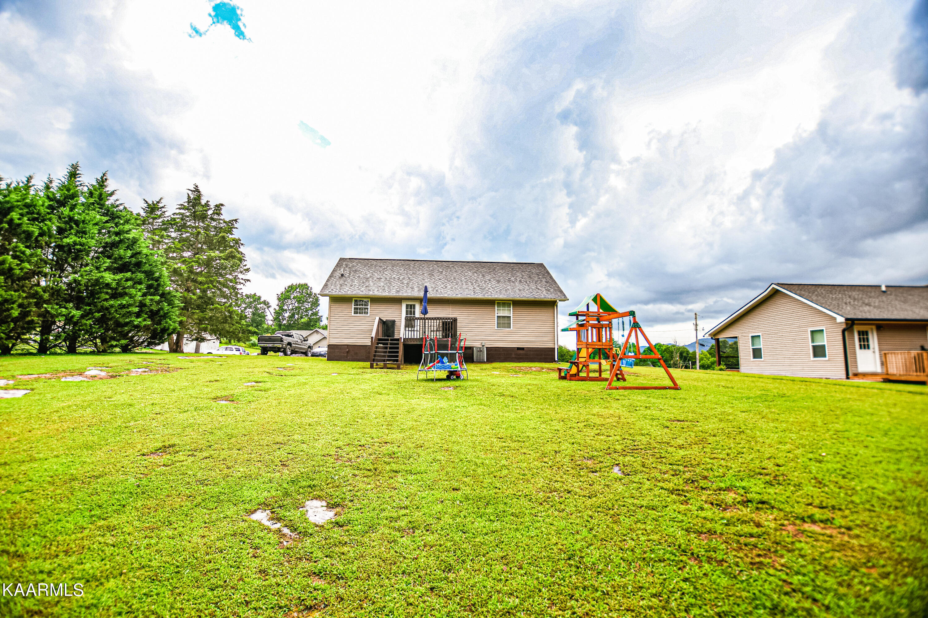 187 Sandy Circle, LaFollette