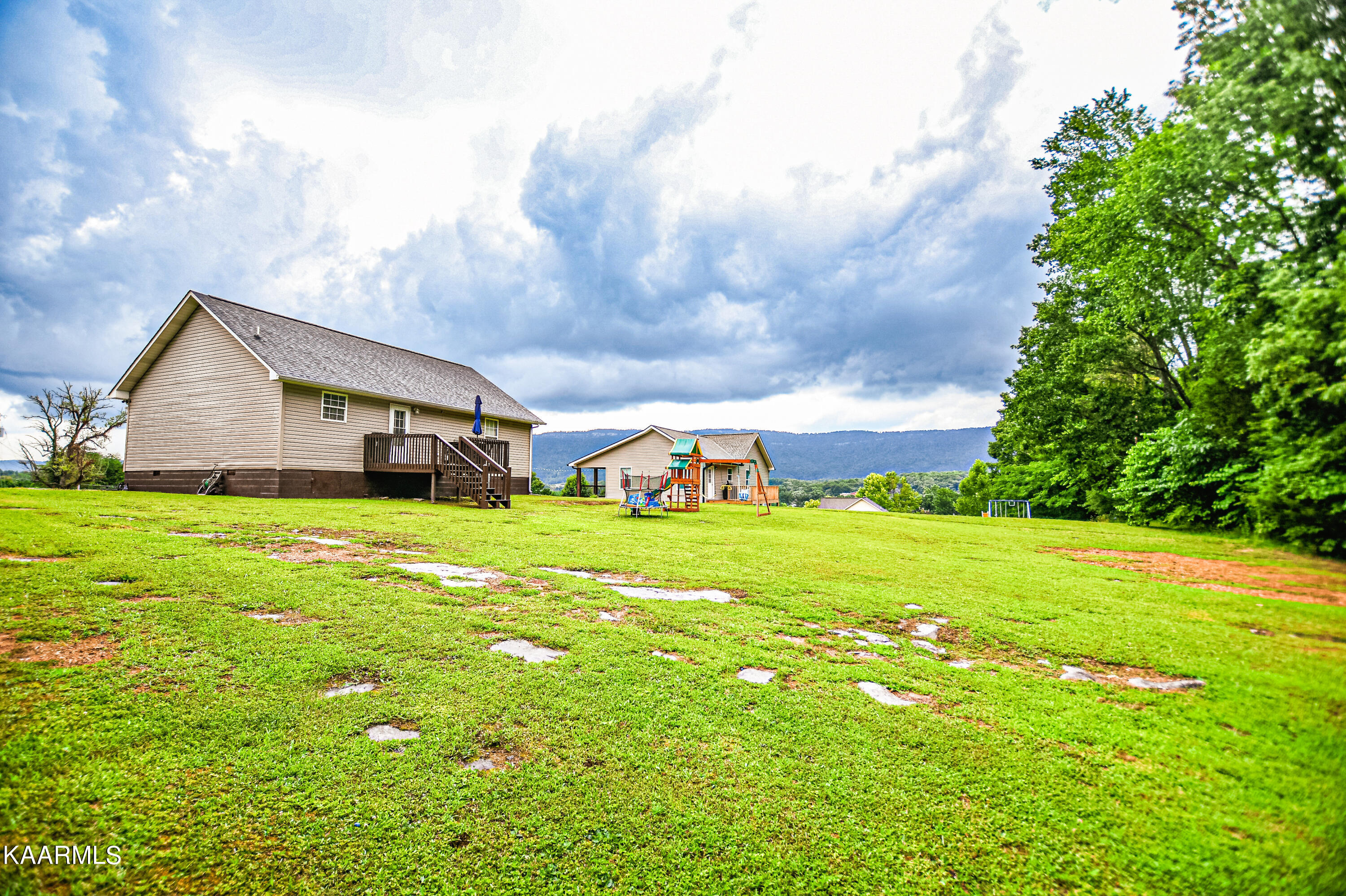 187 Sandy Circle, LaFollette