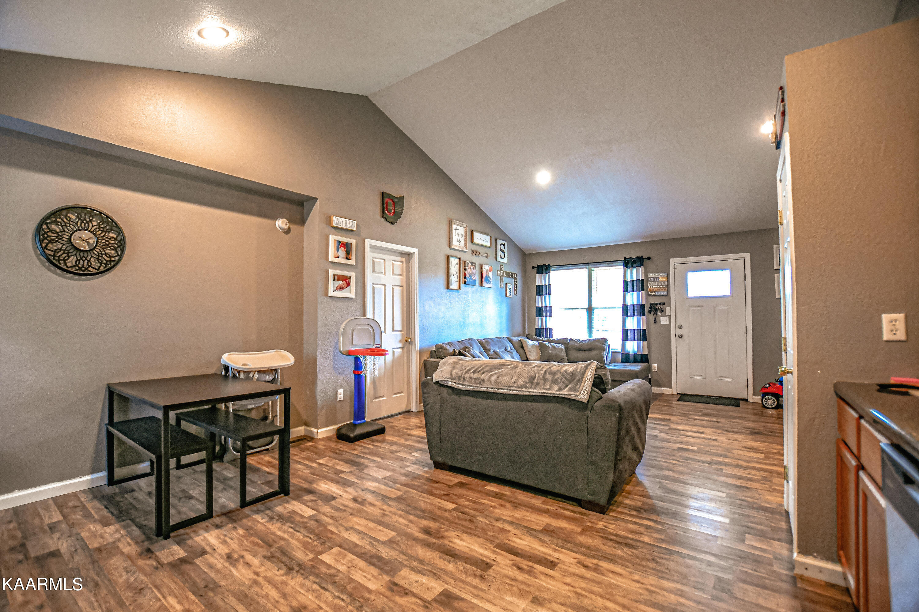 187 Sandy Circle, LaFollette