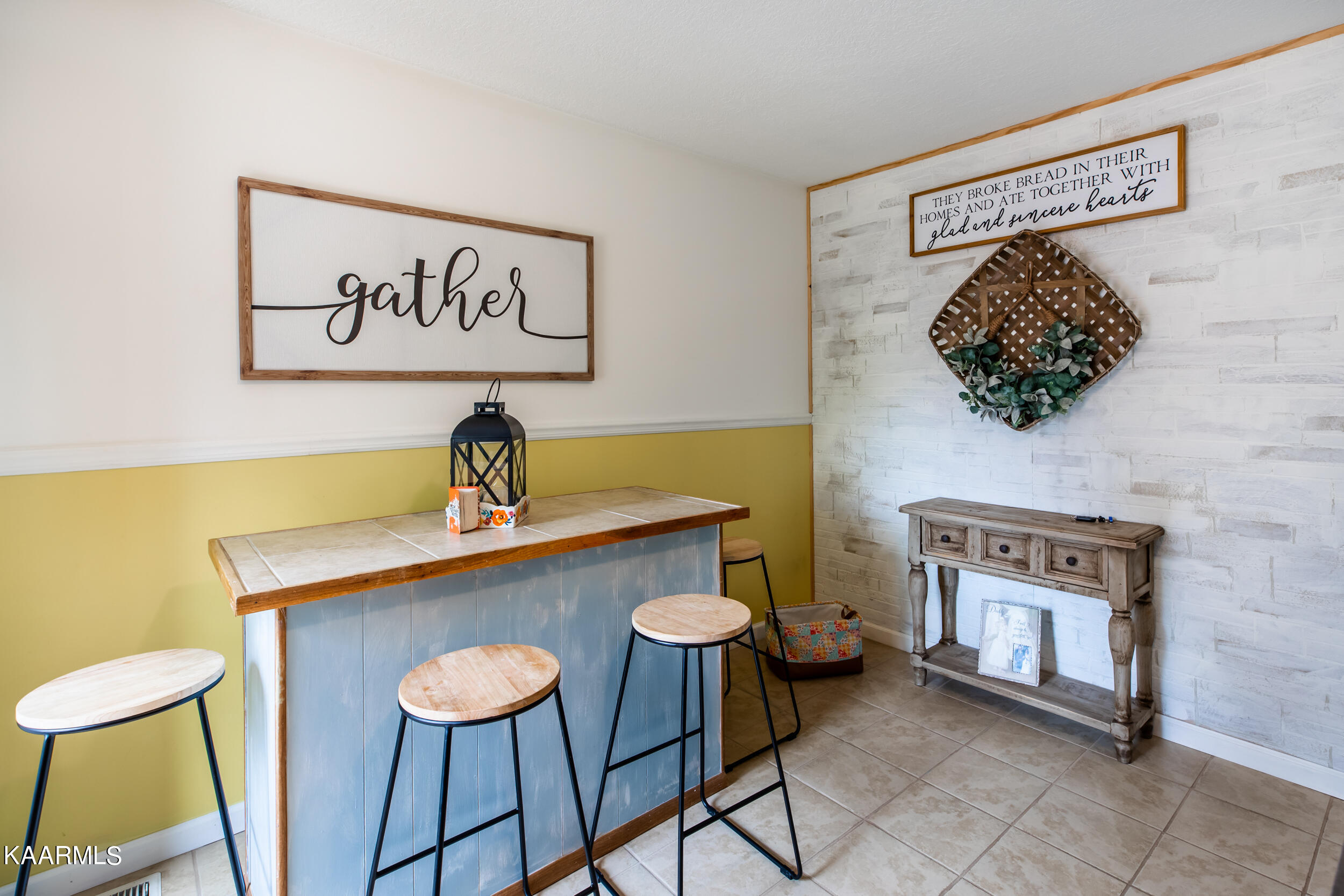 202 Sandy Circle, LaFollette