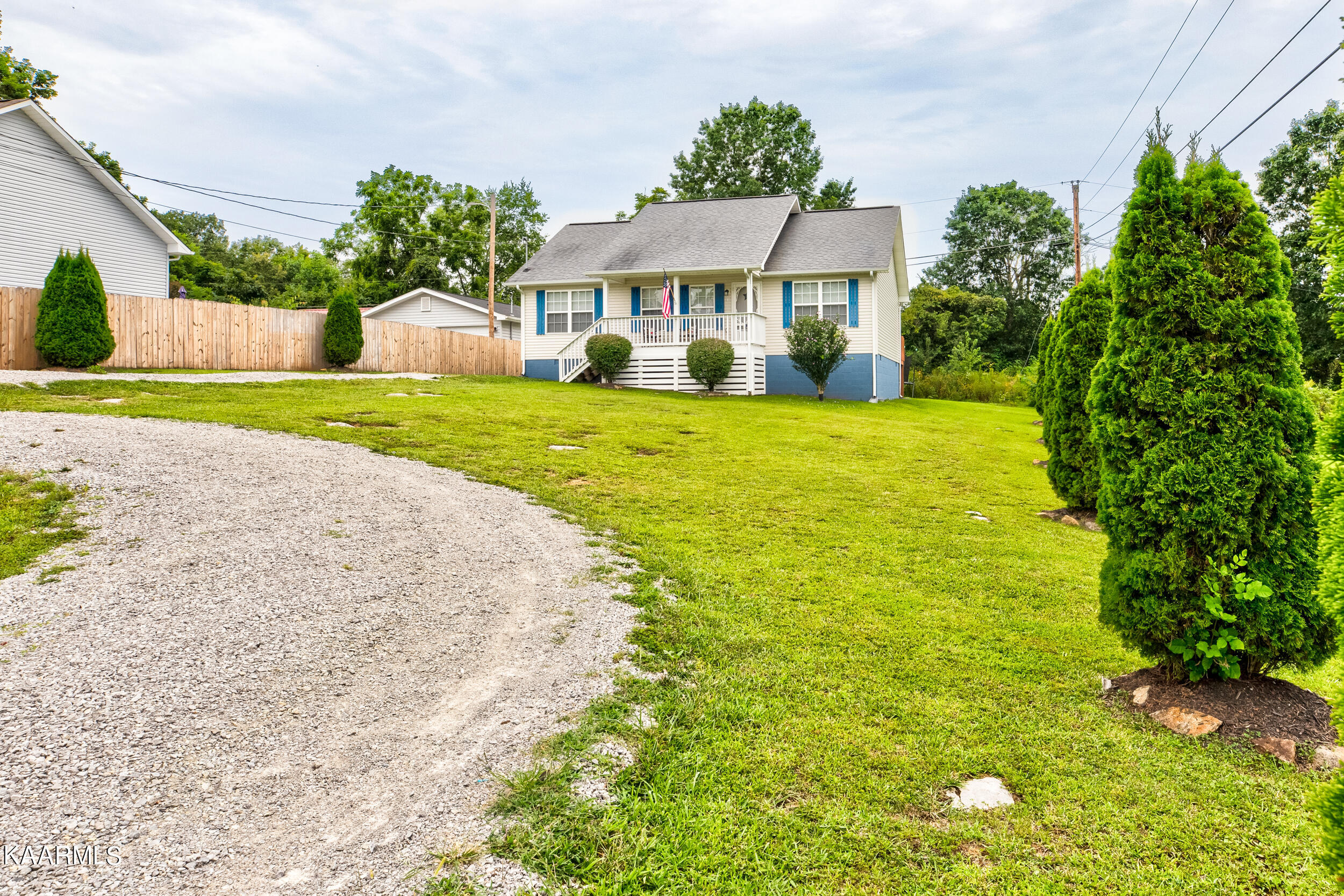 202 Sandy Circle, LaFollette