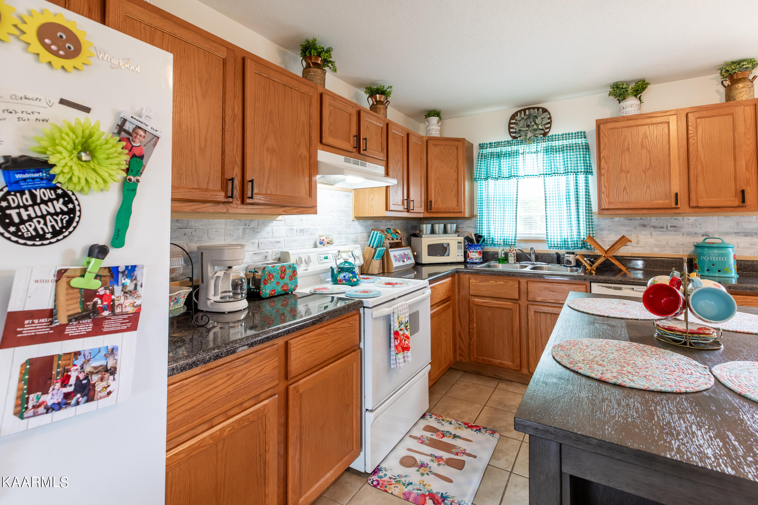 202 Sandy Circle, LaFollette