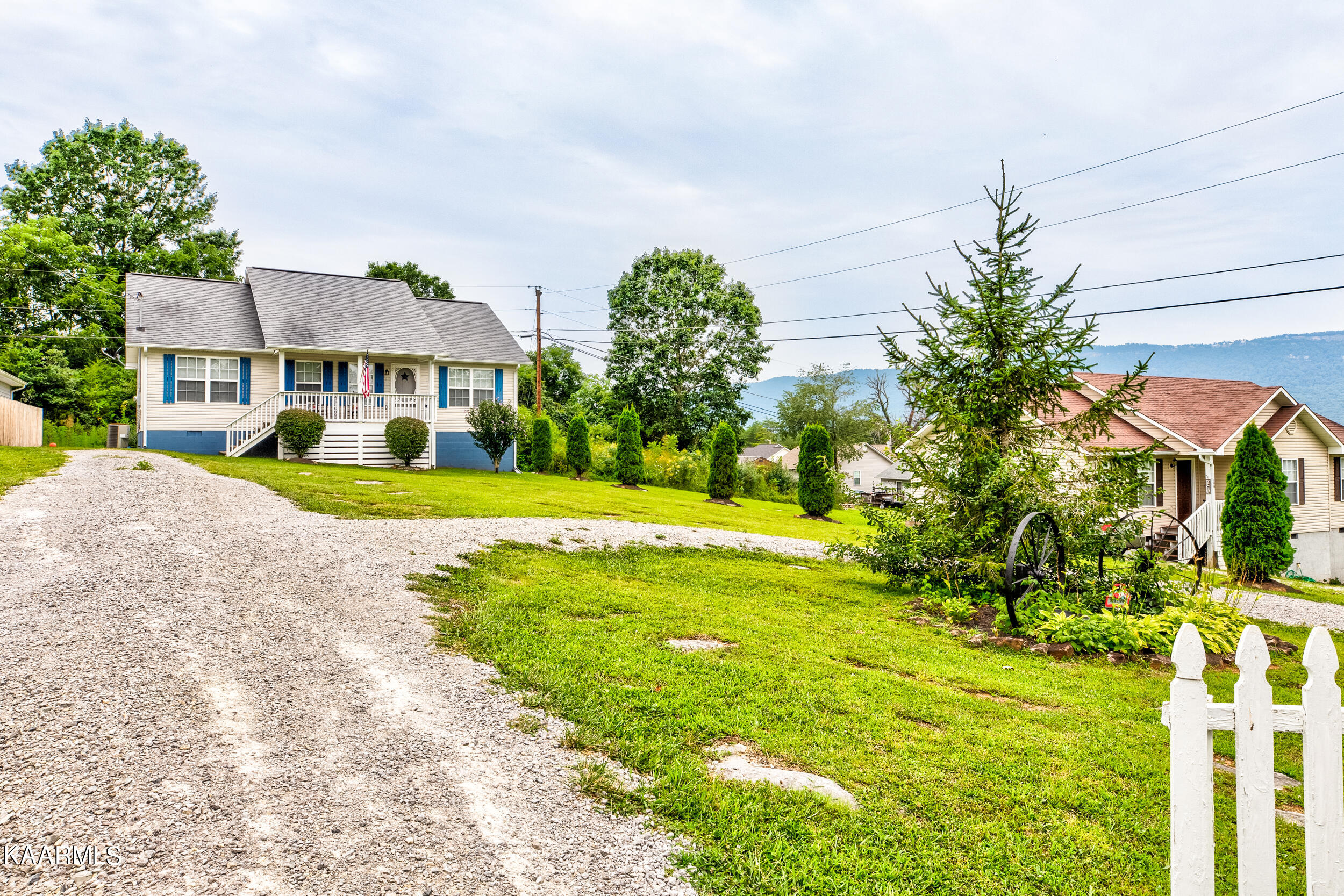 202 Sandy Circle, LaFollette