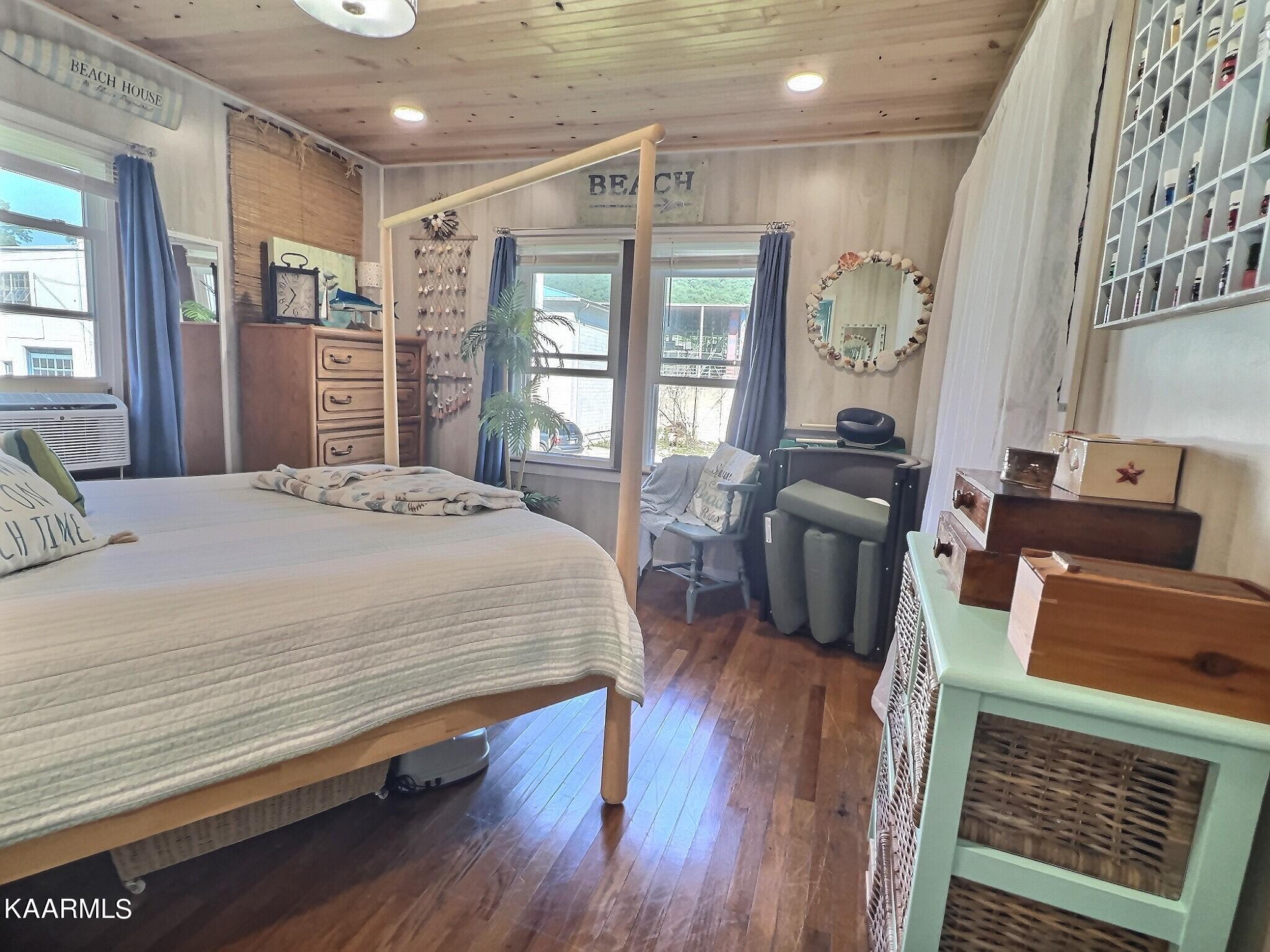 803 W Beech St, LaFollette