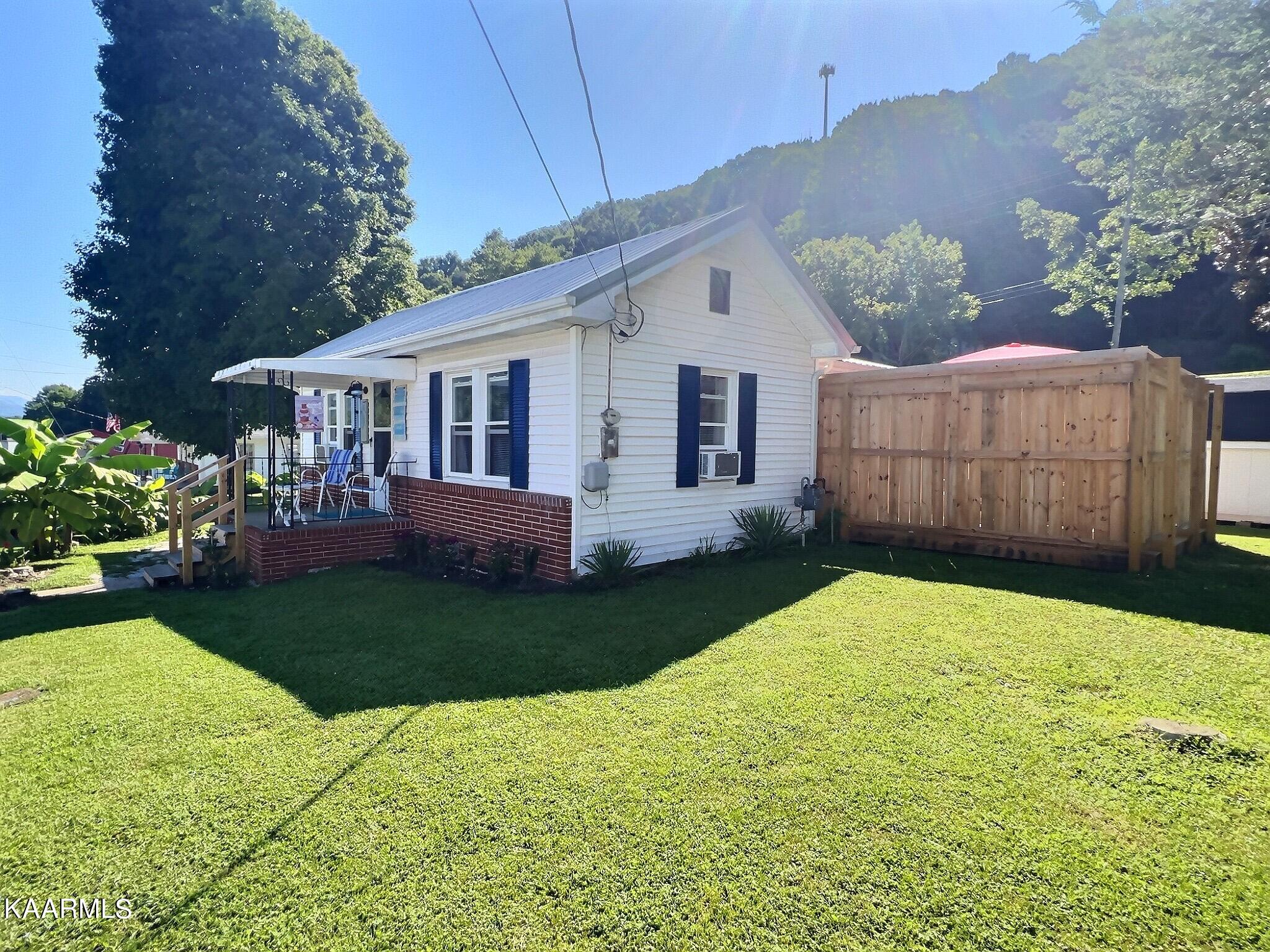 803 W Beech St, LaFollette