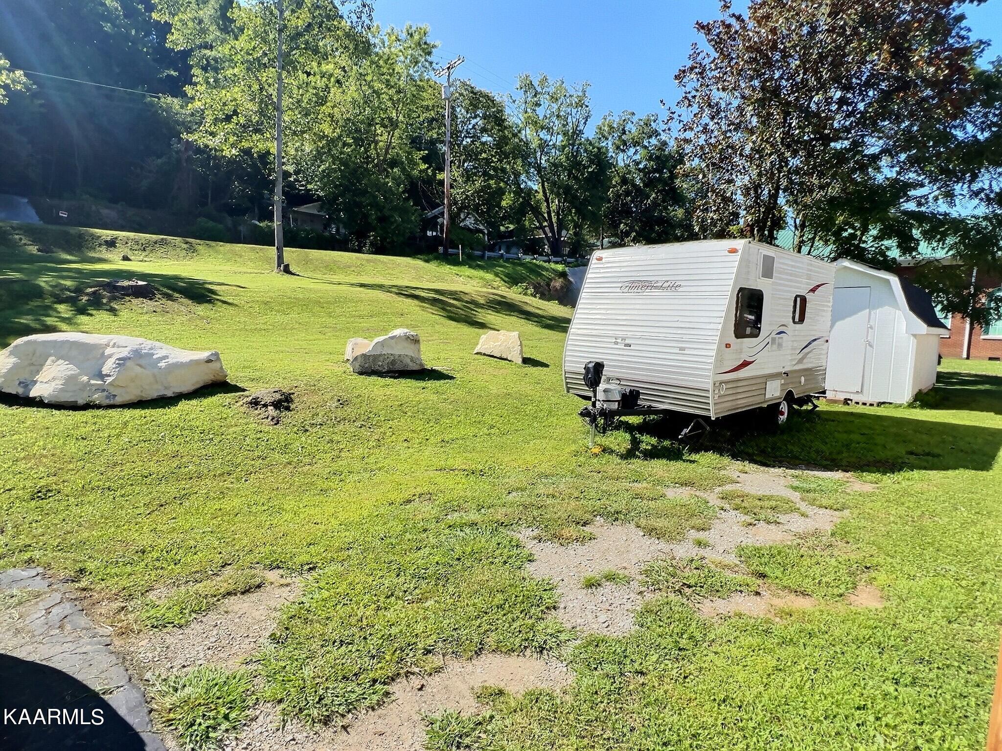 803 W Beech St, LaFollette