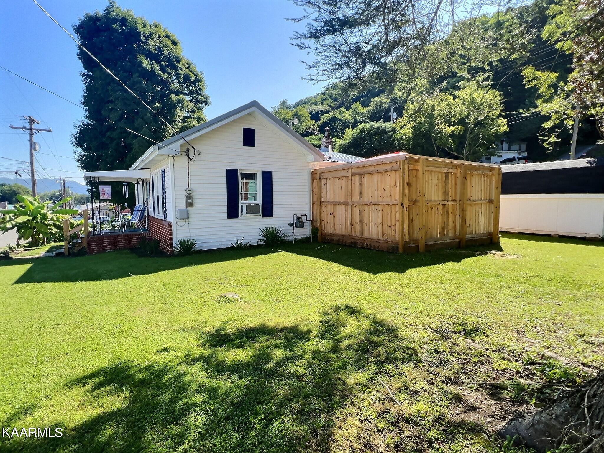 803 W Beech St, LaFollette