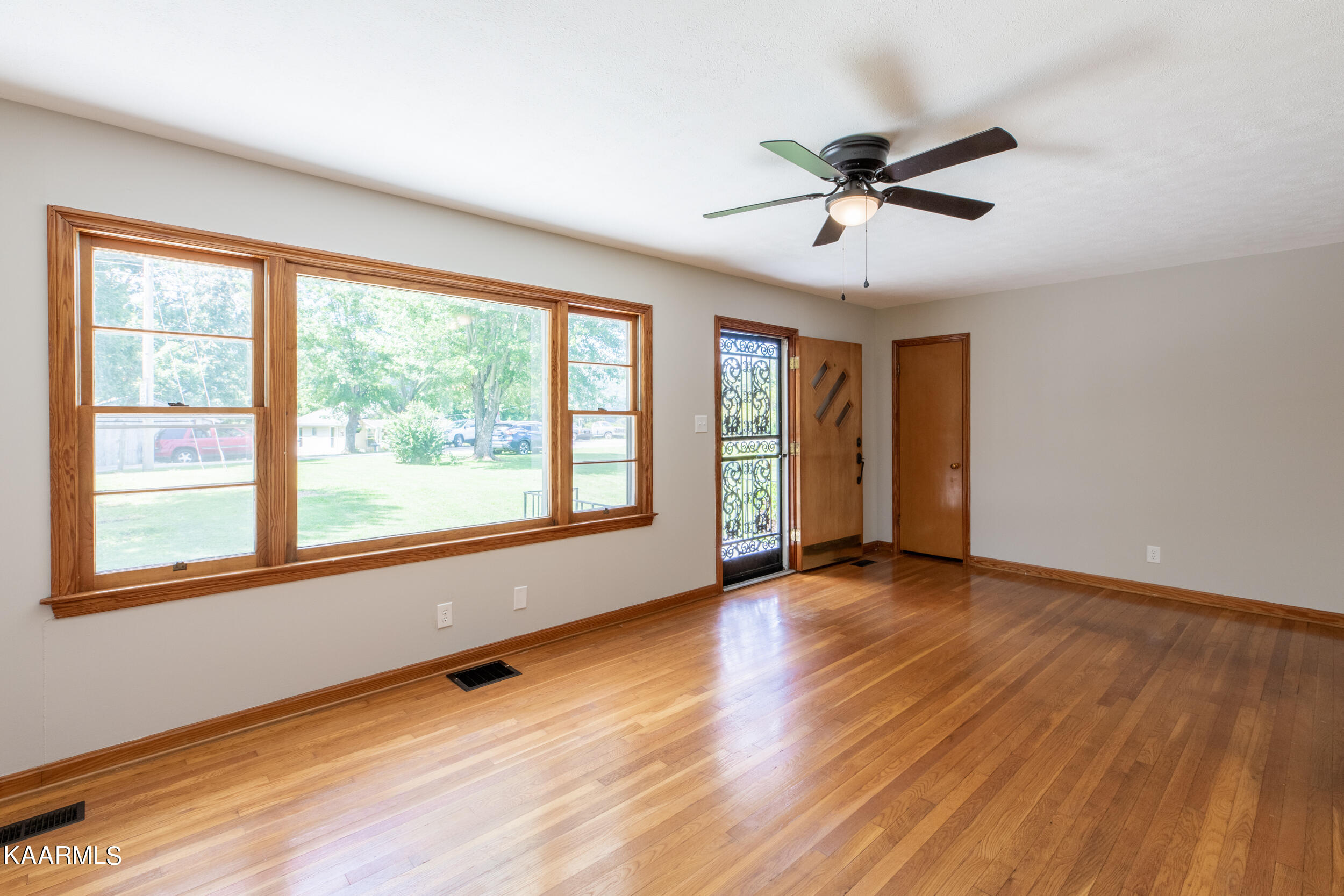 807 Rose Hill Drive, LaFollette