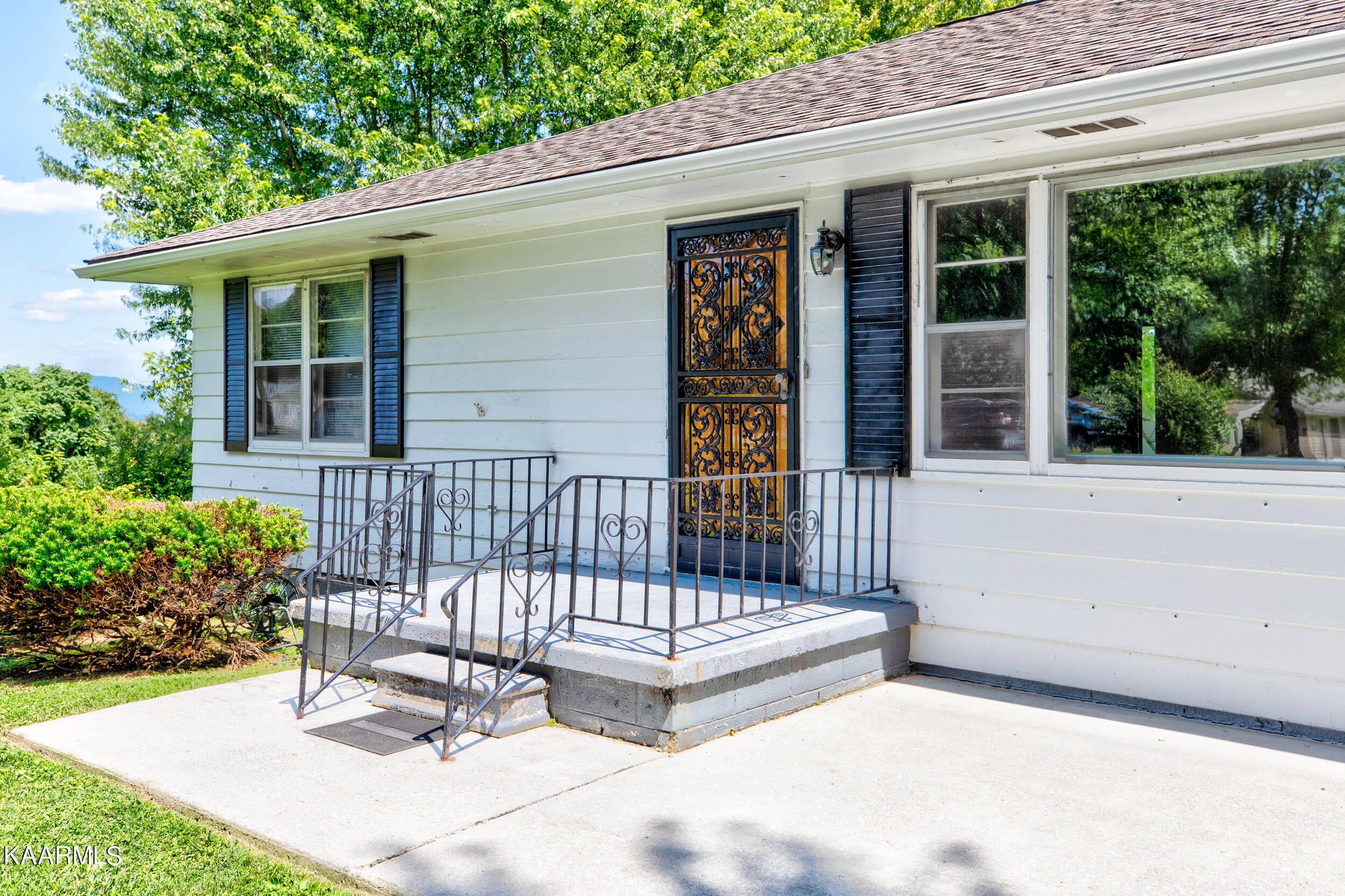 807 Rose Hill Drive, LaFollette