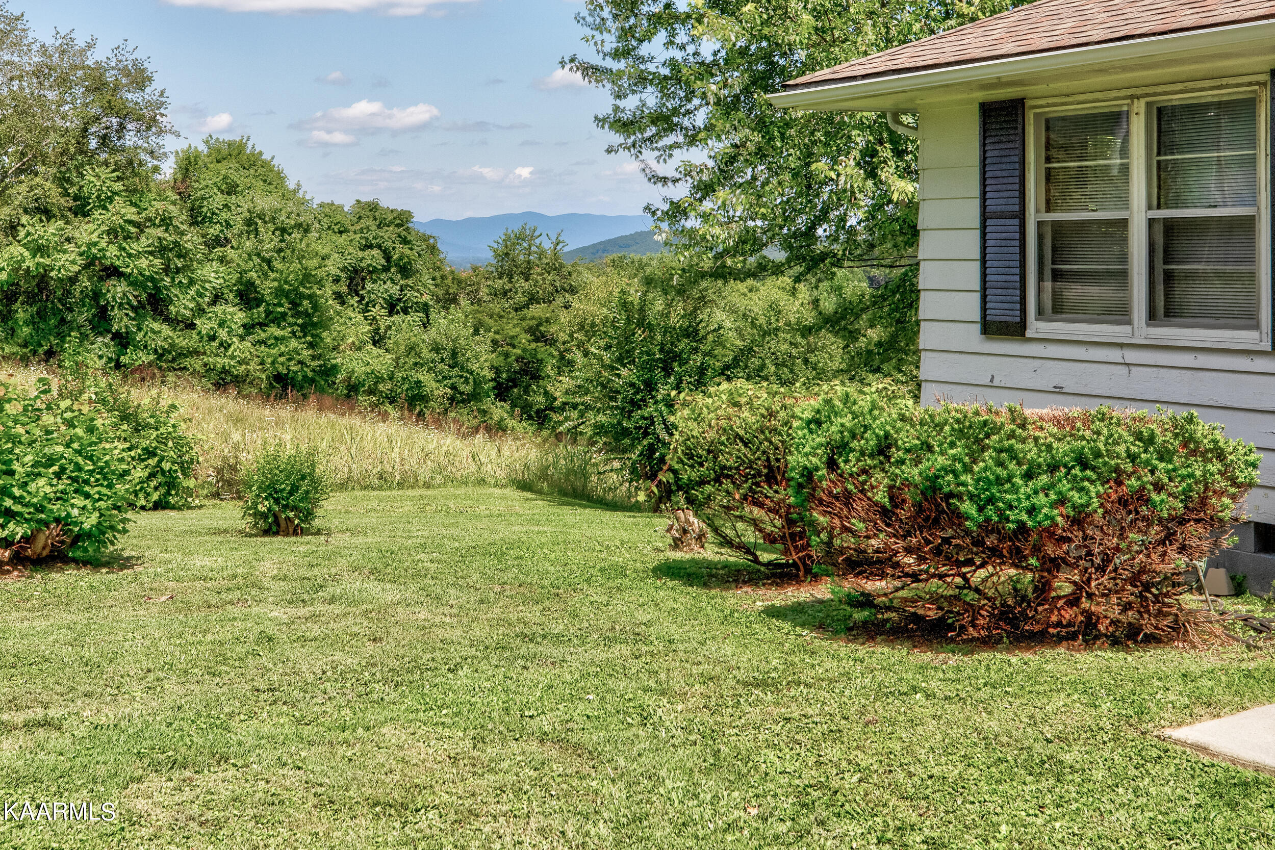 807 Rose Hill Drive, LaFollette