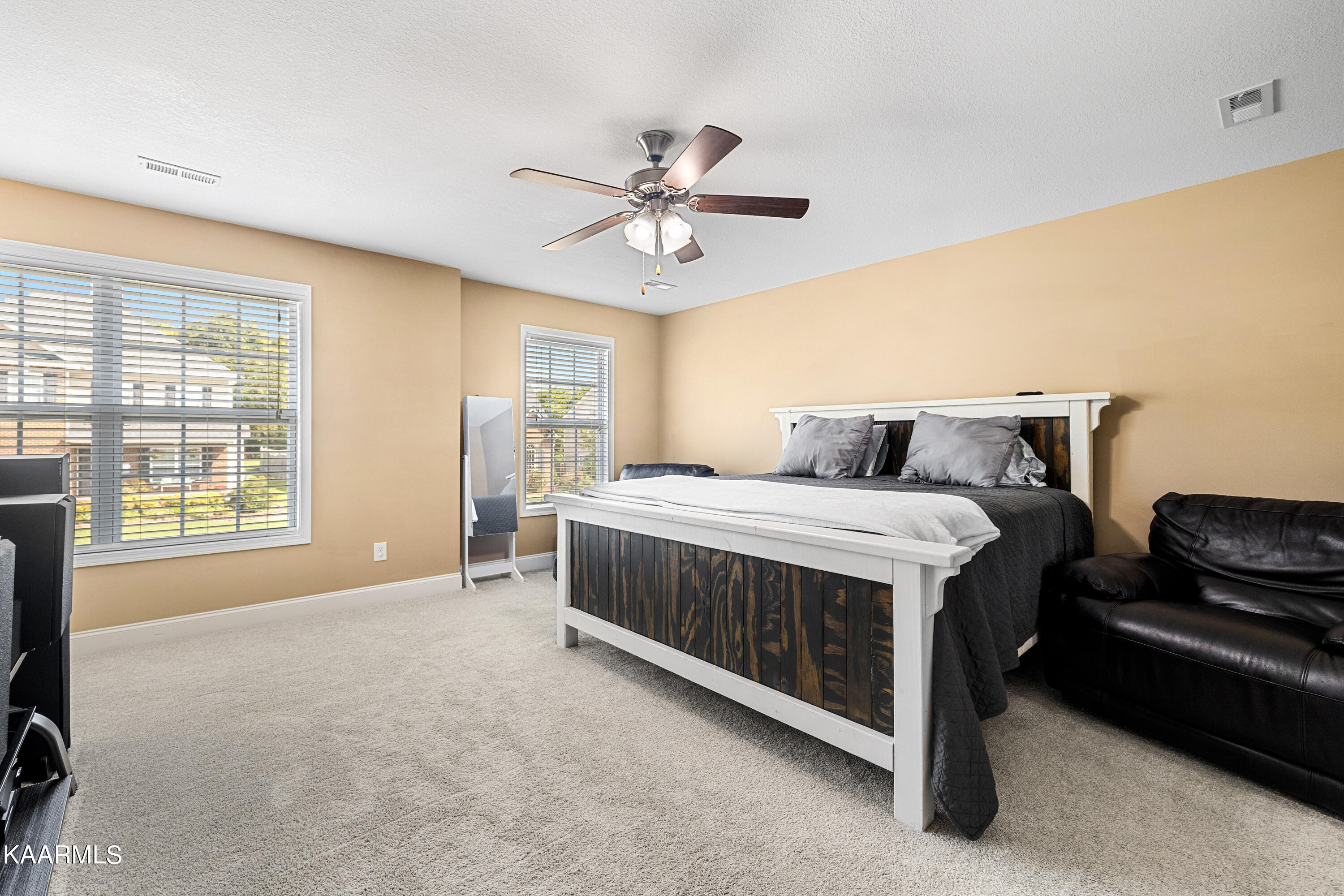 1750 Point Wood Drive