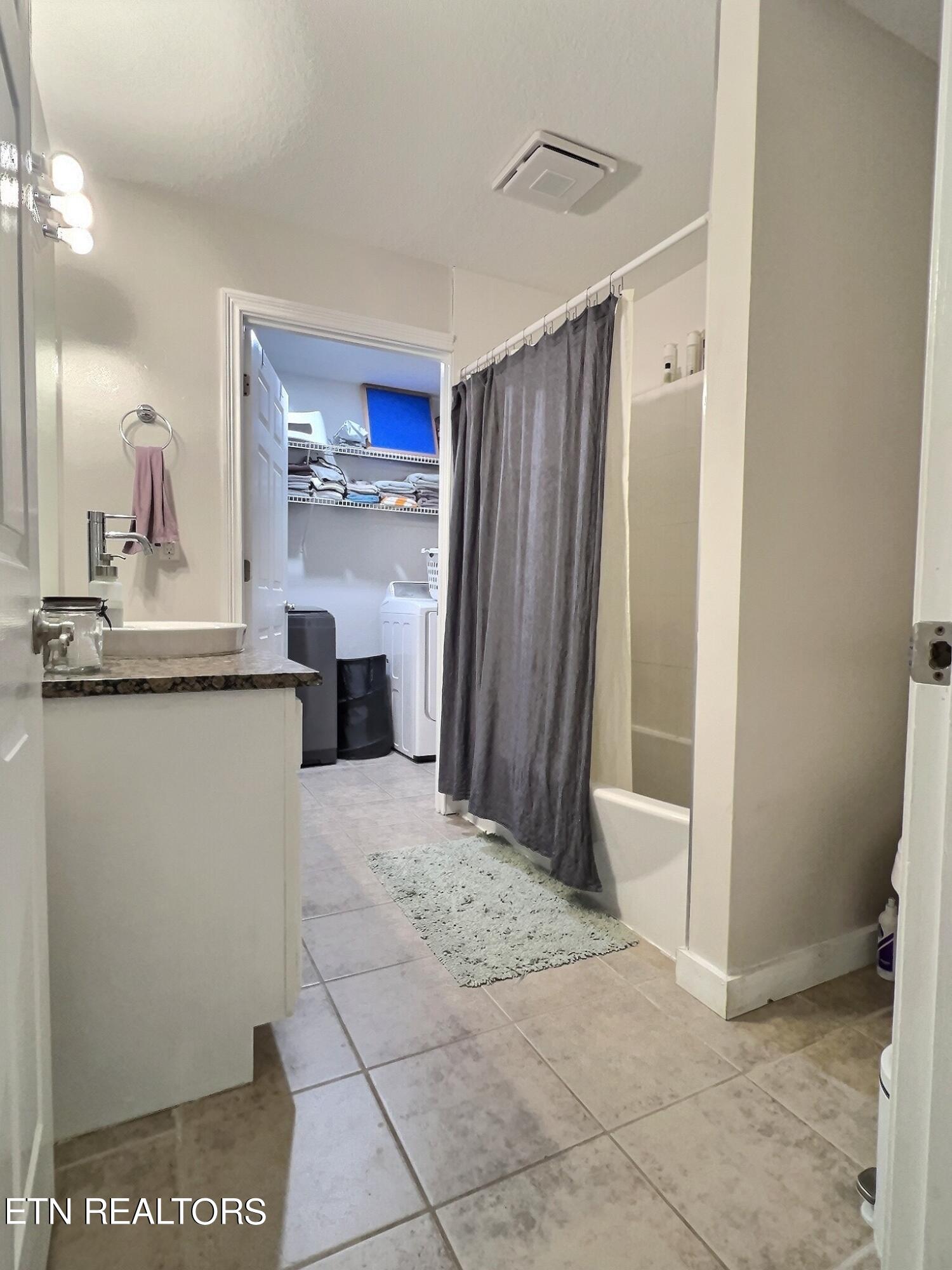 1119 Low Gap Rd, LaFollette