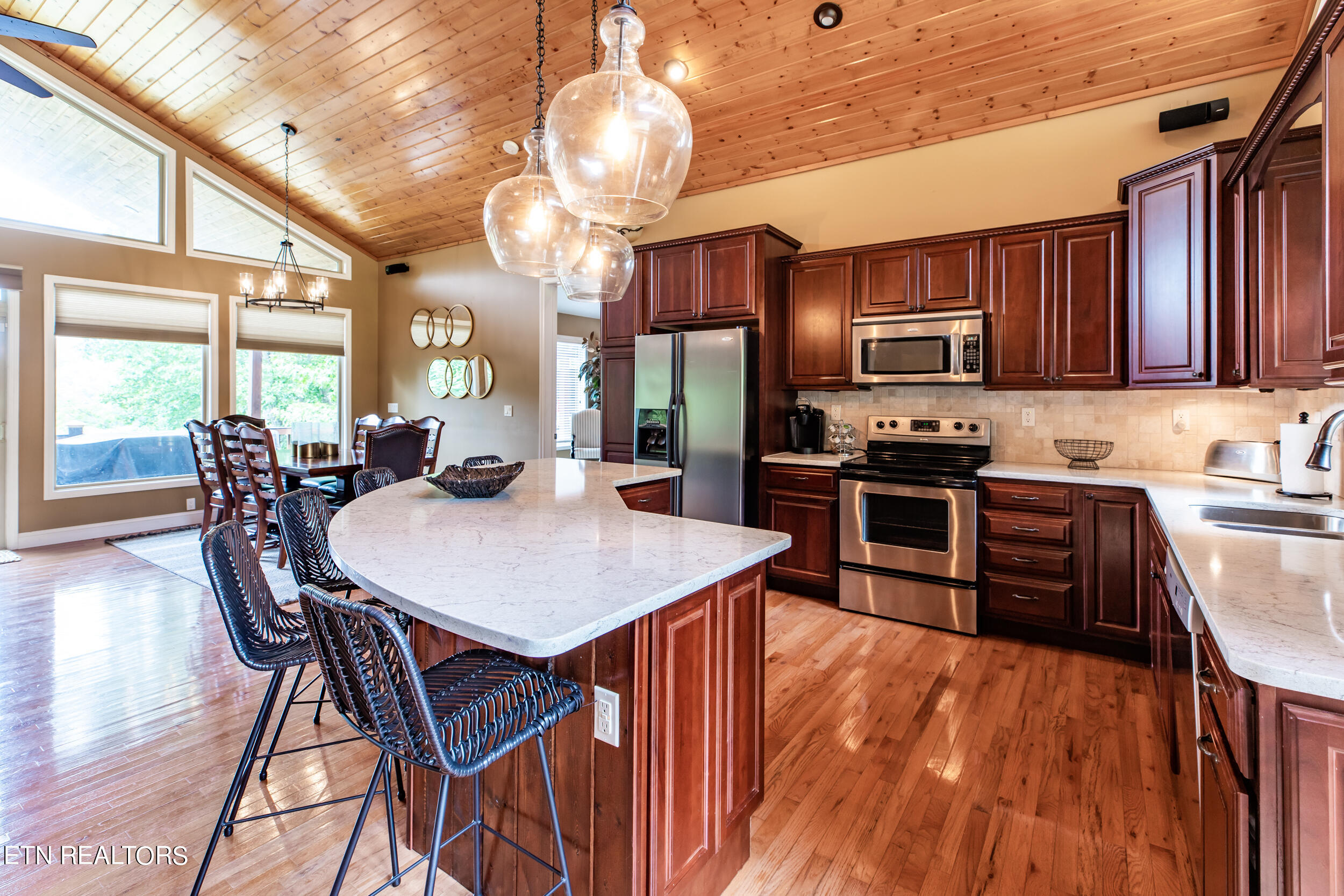 765 Deerfield Way, LaFollette