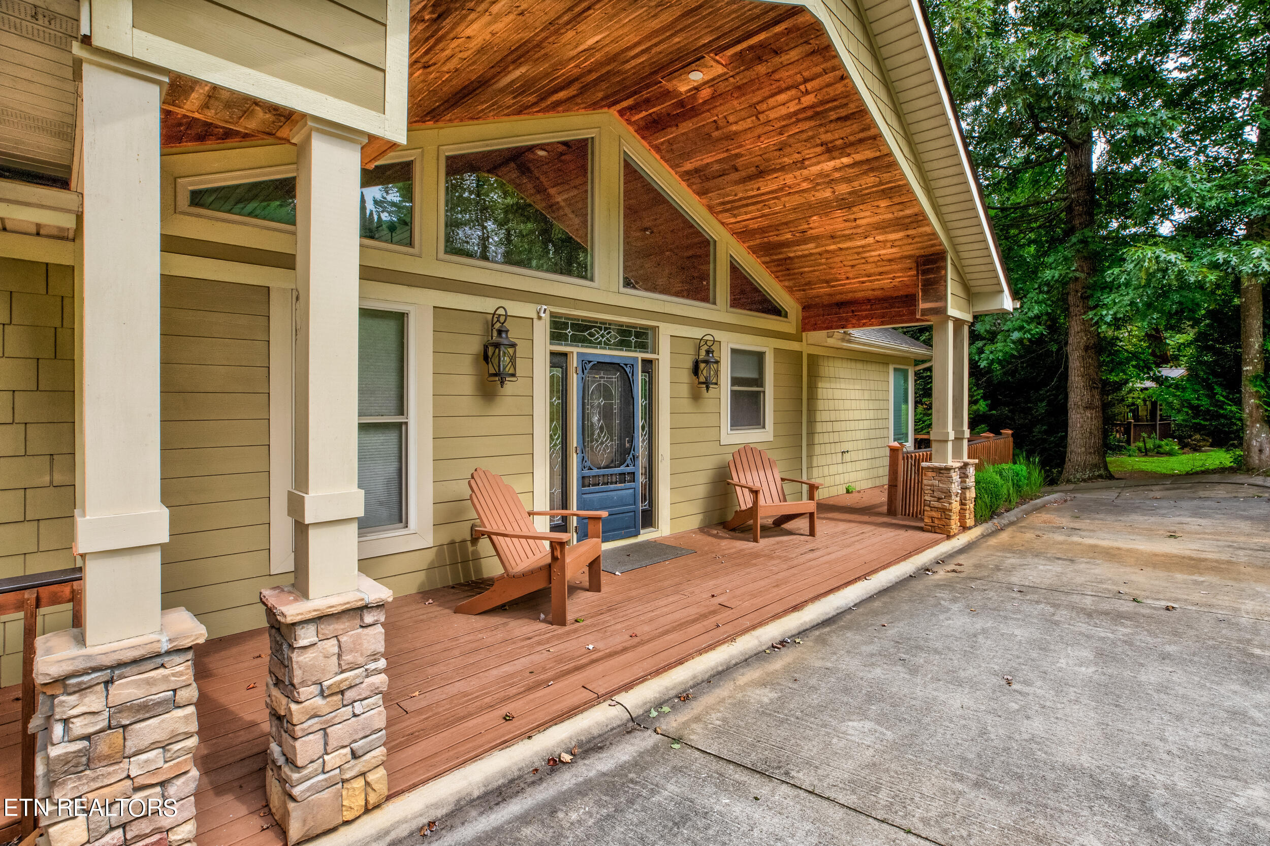 765 Deerfield Way, LaFollette