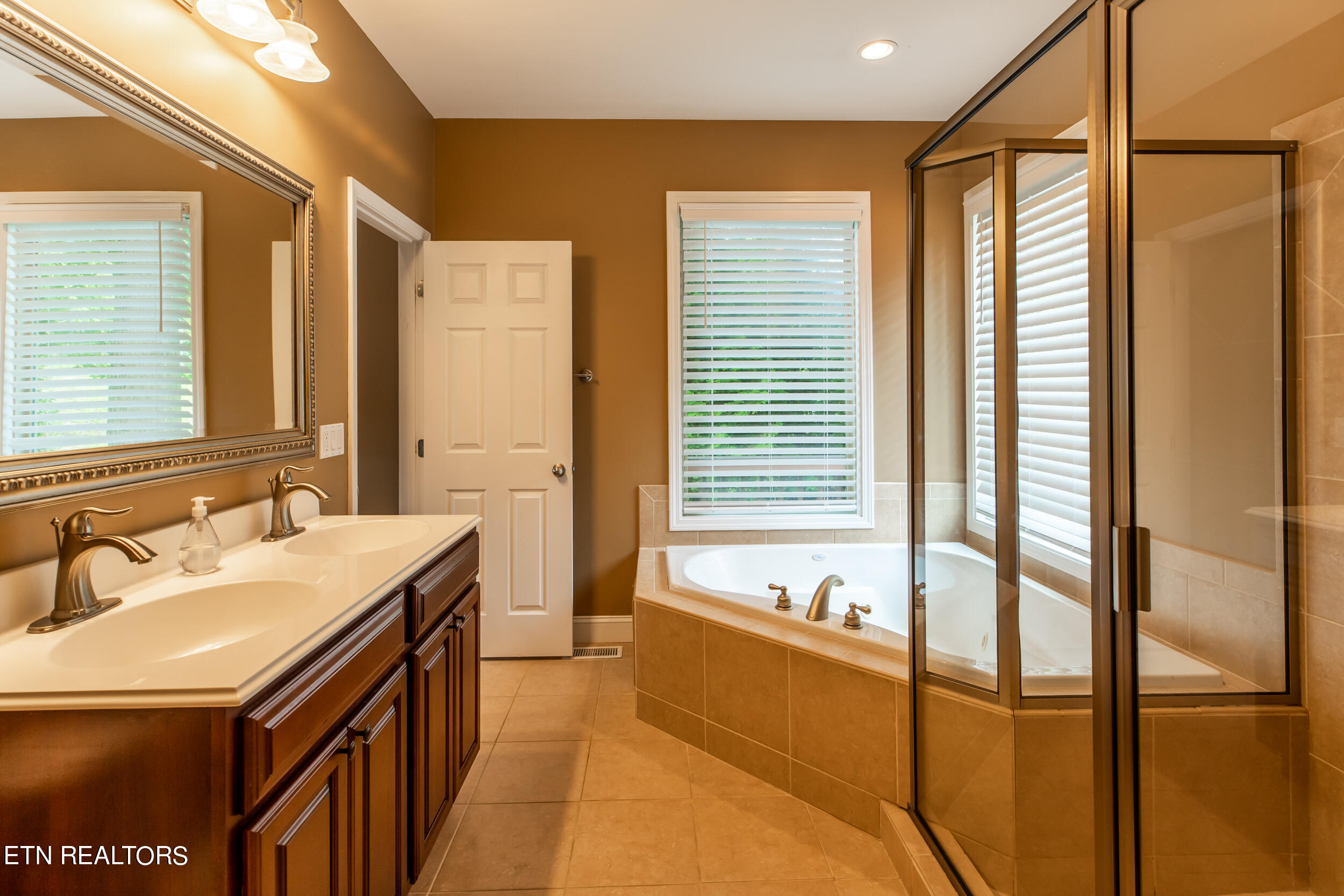 765 Deerfield Way, LaFollette