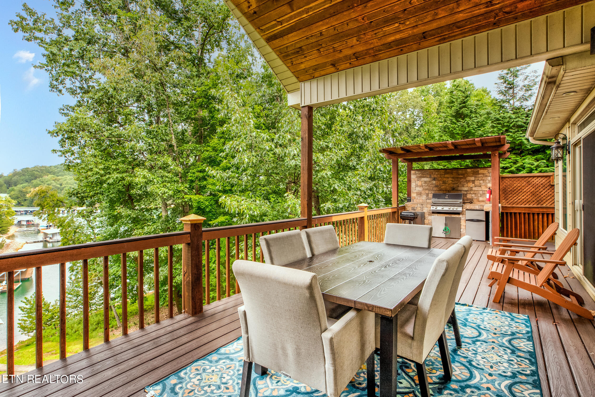 765 Deerfield Way, LaFollette