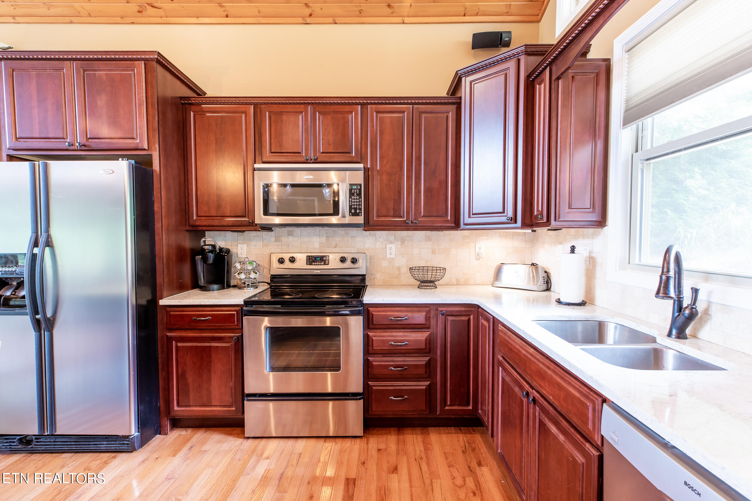 765 Deerfield Way, LaFollette