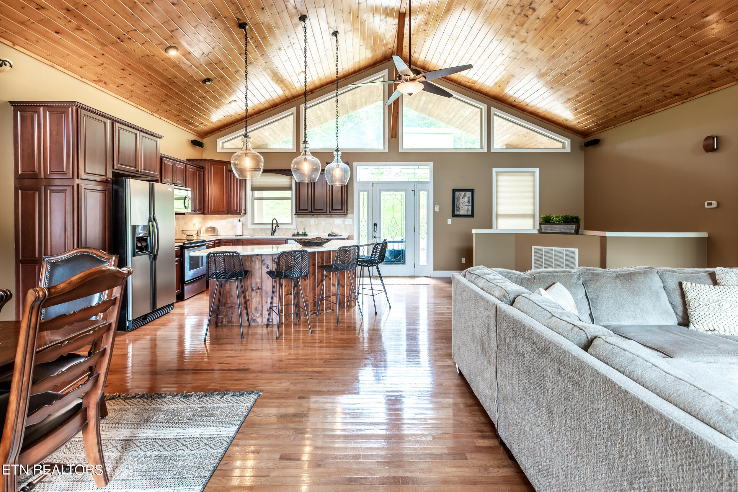 765 Deerfield Way, LaFollette