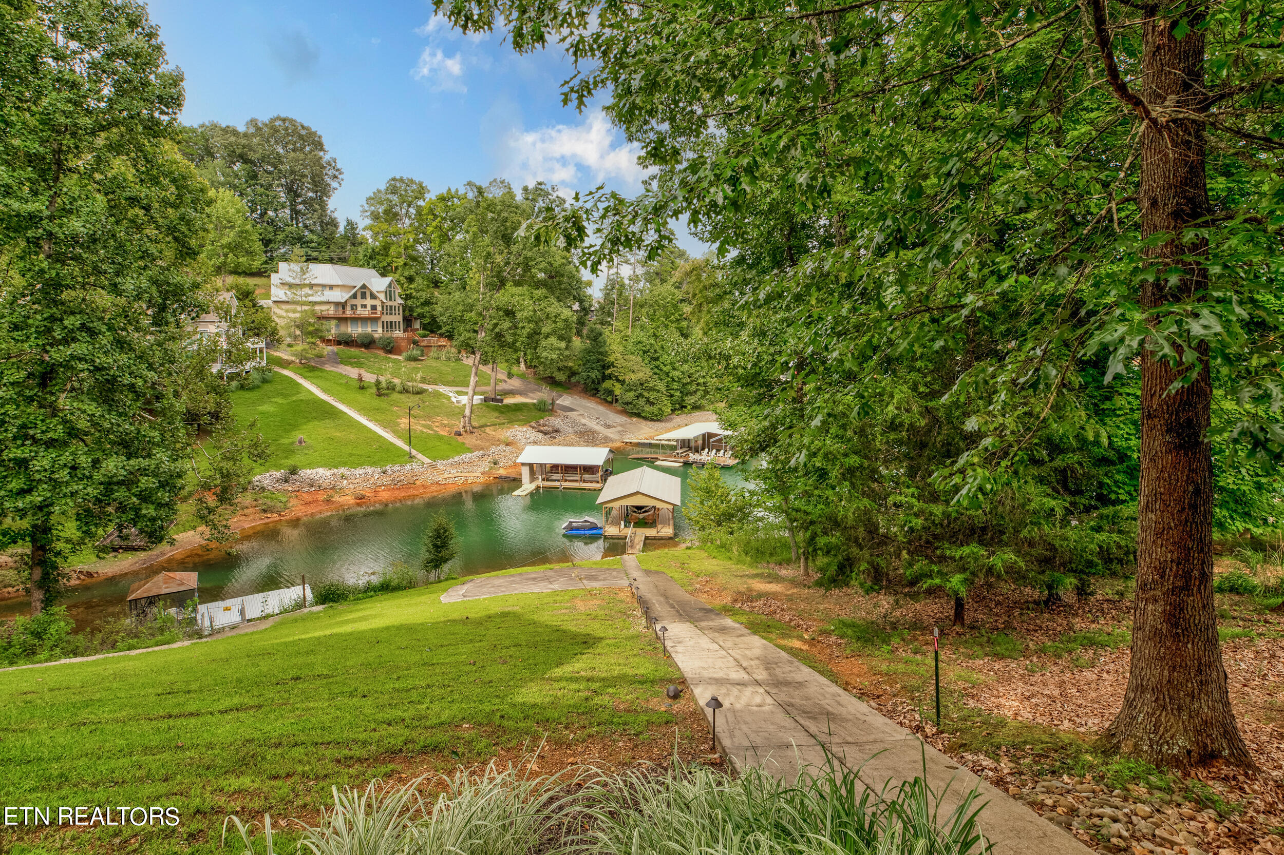 765 Deerfield Way, LaFollette