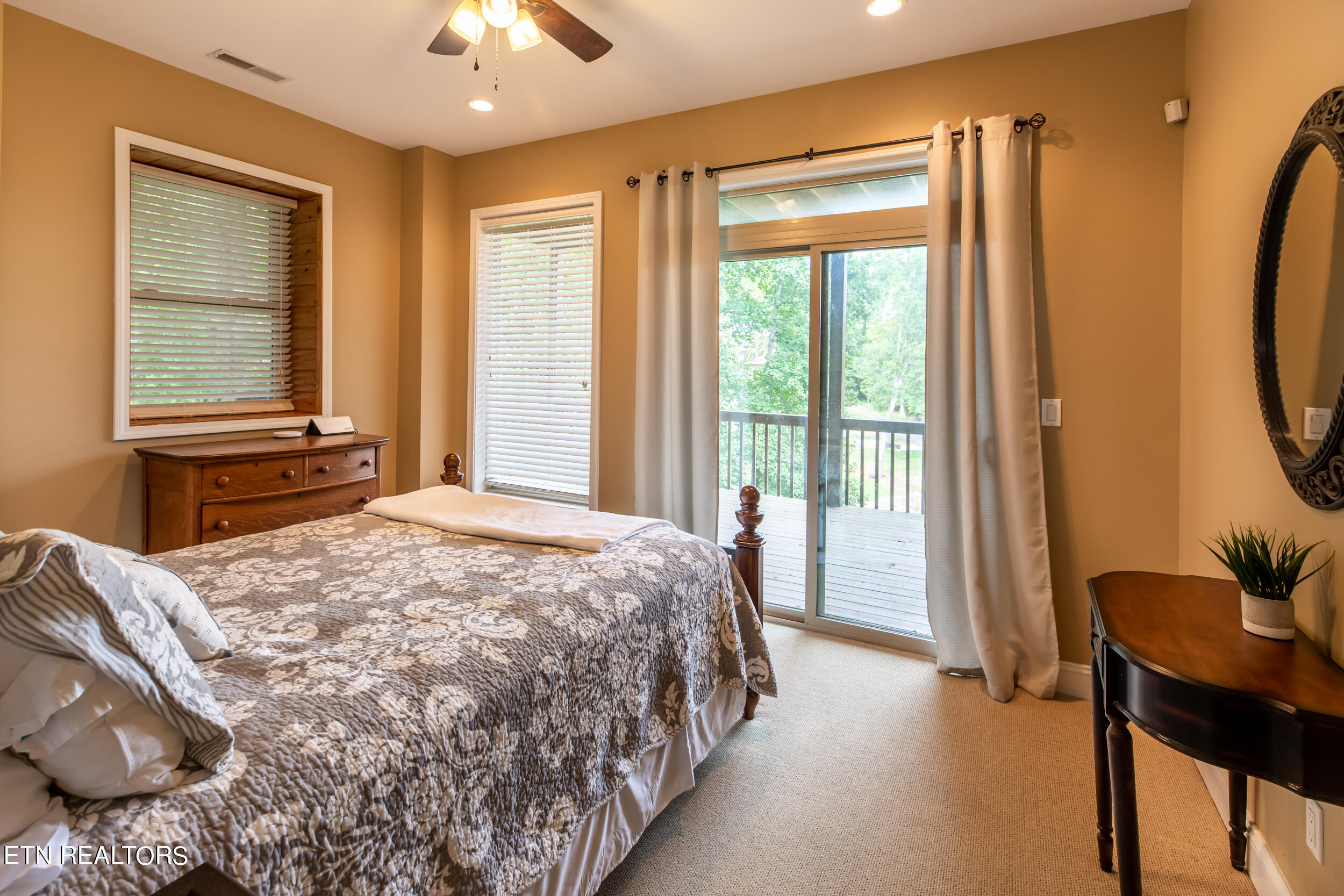 765 Deerfield Way, LaFollette