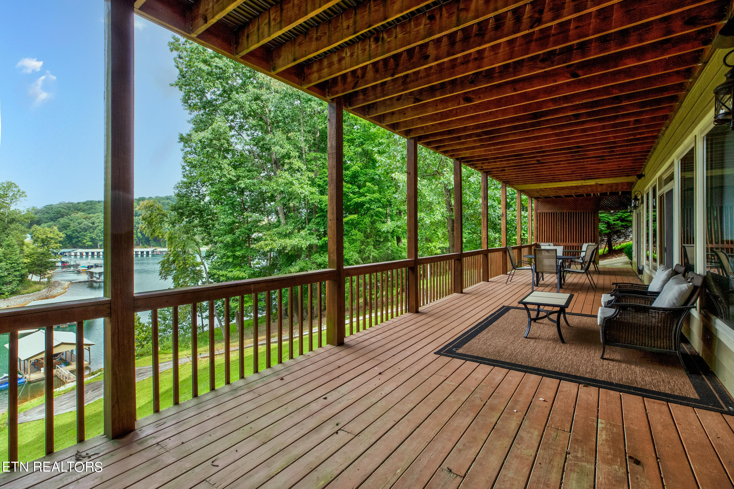 765 Deerfield Way, LaFollette