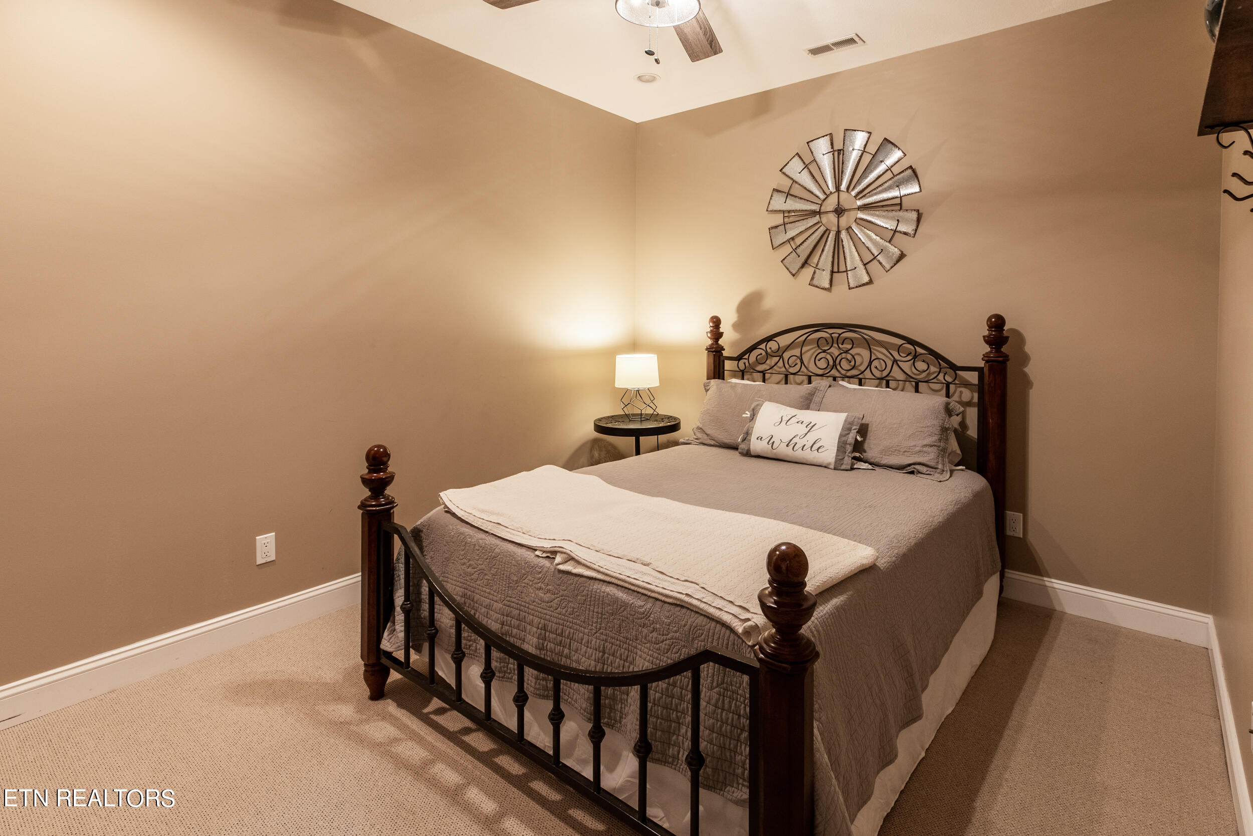 765 Deerfield Way, LaFollette