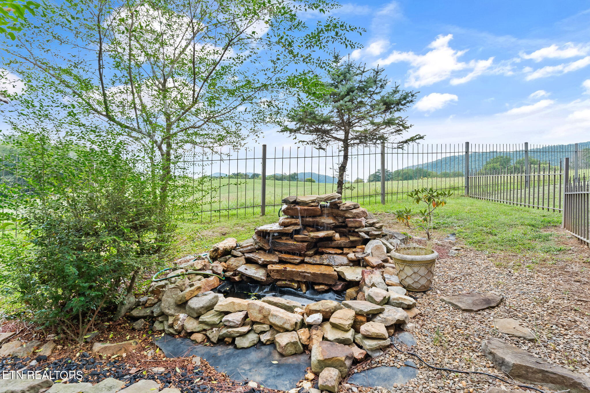 108 Oak Trace Lane, LaFollette